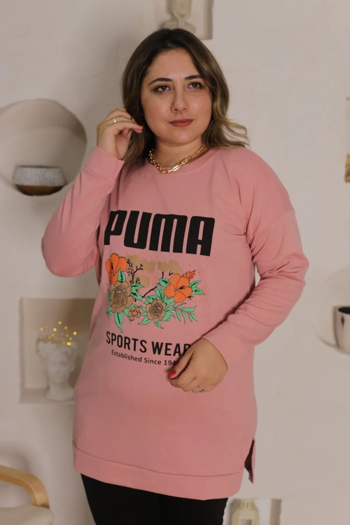 RENKTE ÖNÜ YAZILI VE BASKILI PUDRA SWEAT