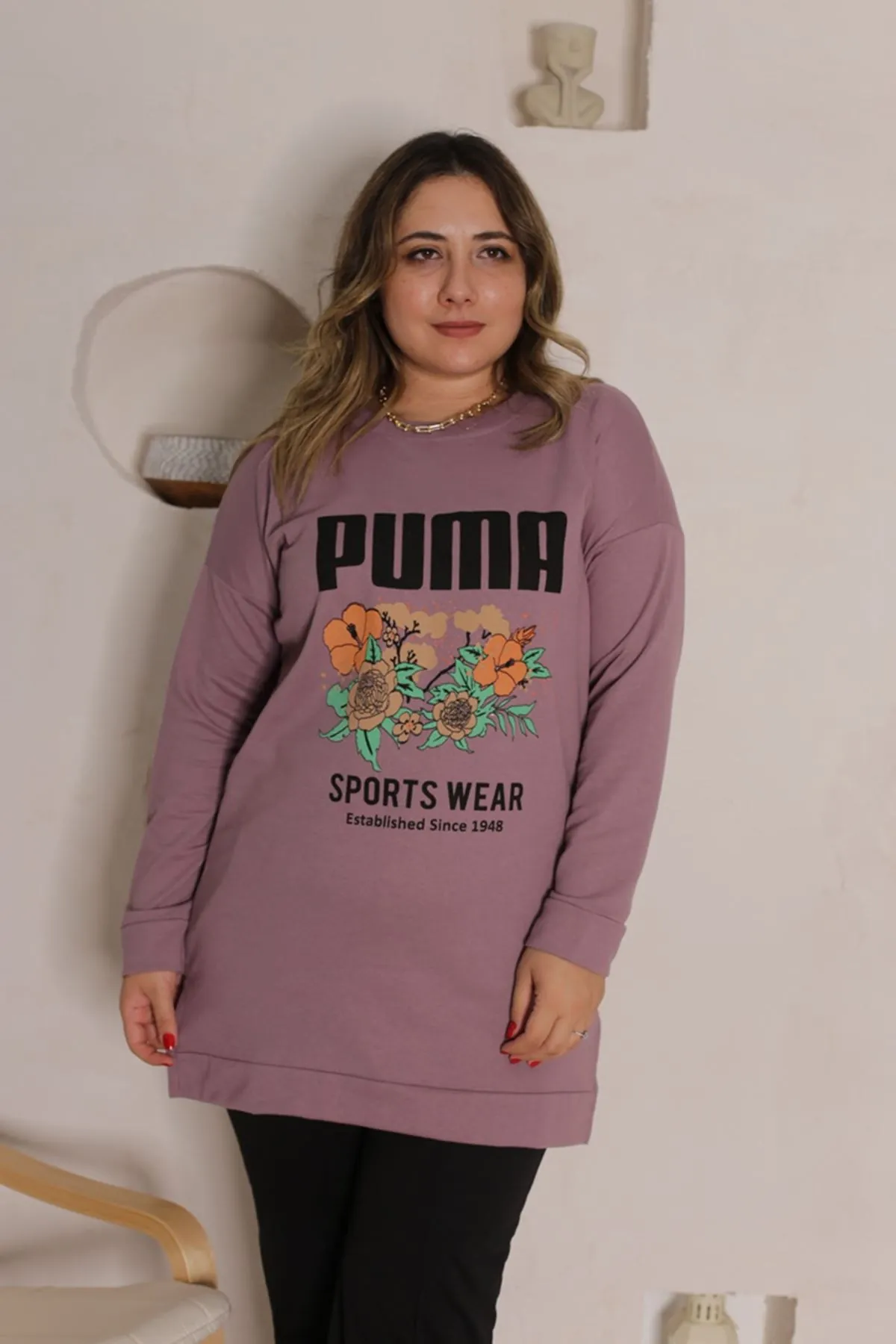 RENKTE ÖNÜ YAZILI VE BASKILI MOR SWEAT
