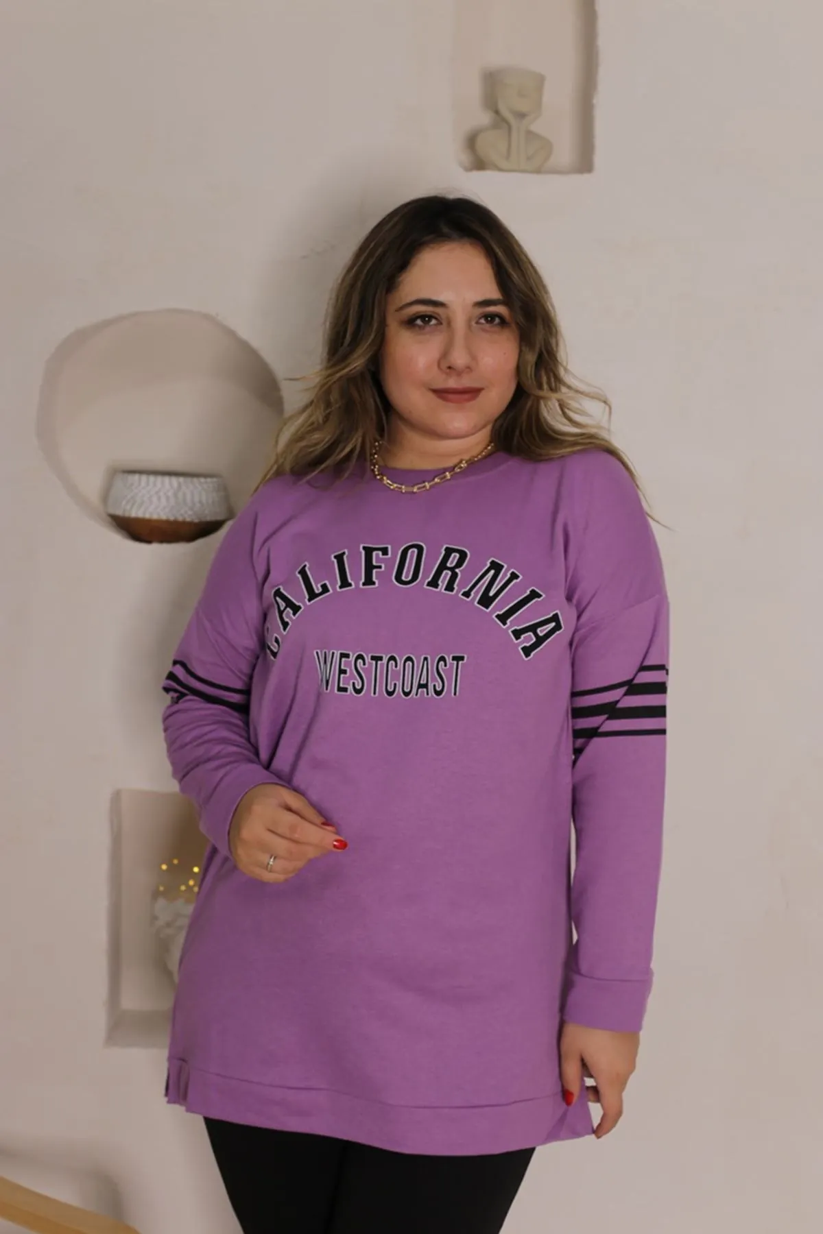 RENKTE ÖNÜ YAZILI MOR SWEAT