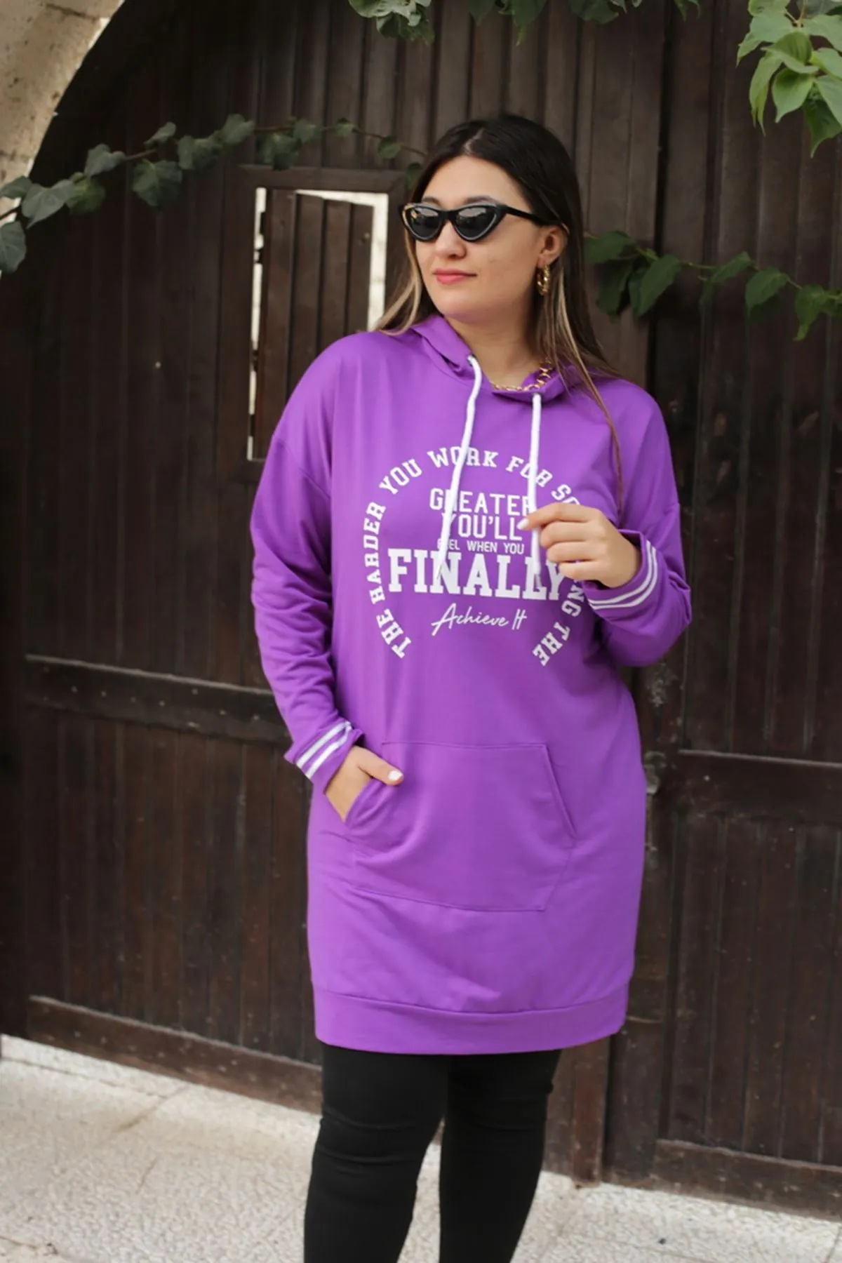 RENKTE BASKI DETAYLI CEPLİ MOR SWEAT