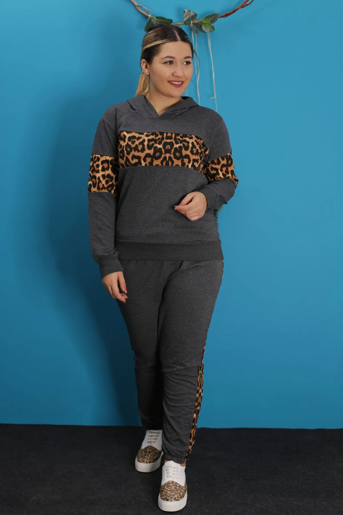 RENKTE ORTASI LEOPAR ANTRASİT BATTAL TAKIM