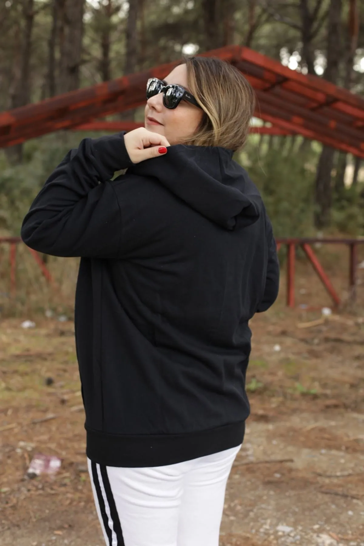 RENKTE ŞARDONLU FERMUARLI SİYAH SWEAT&CEKET
