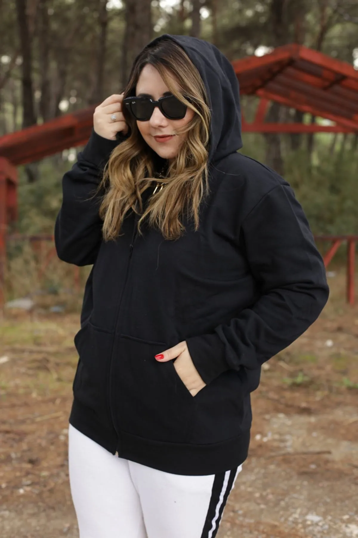 RENKTE ŞARDONLU FERMUARLI SİYAH SWEAT&CEKET