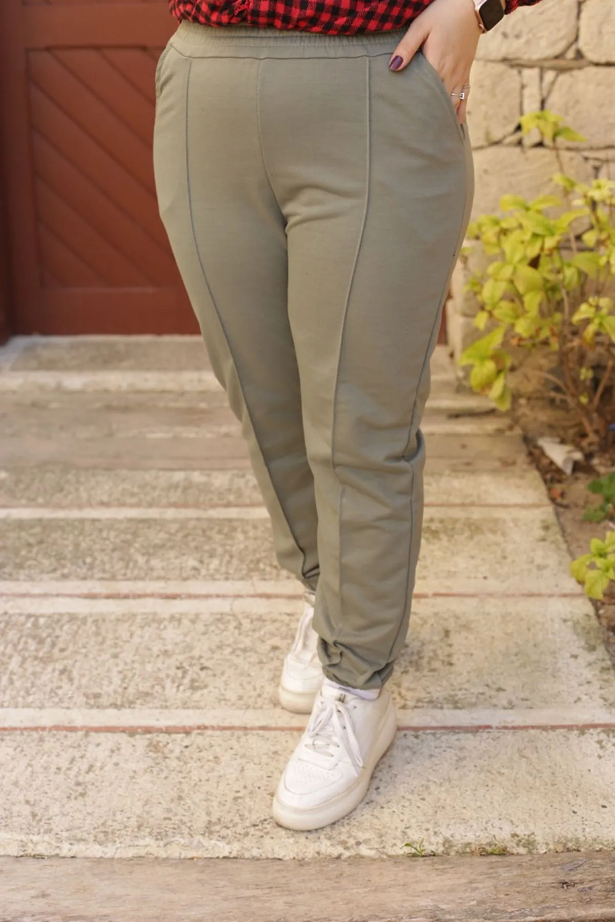 RENKTE ÇIMALI JOGGER ÇAĞLA YEŞİLİ EŞOFMAN ALTI