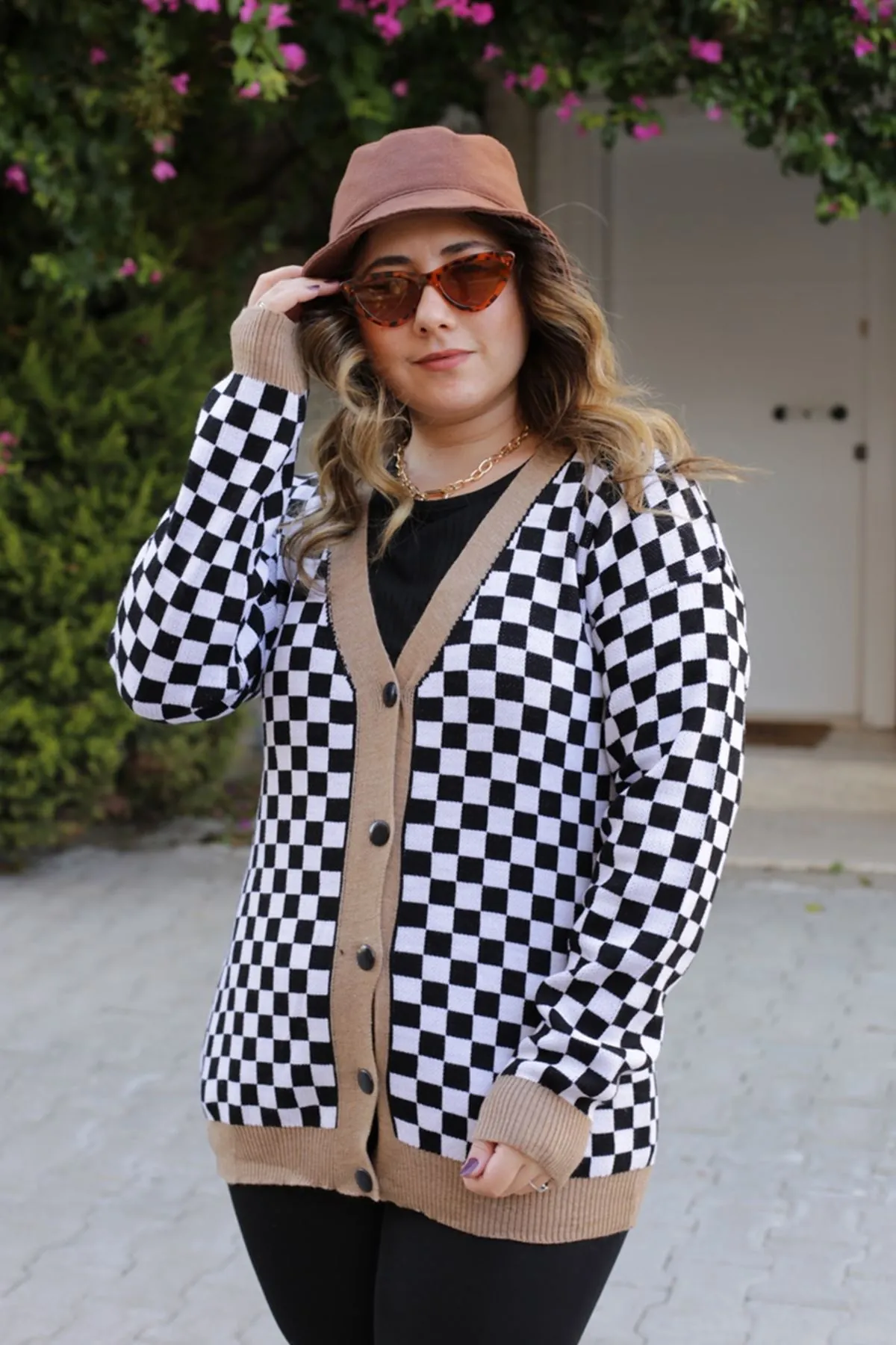 RENKTE DAMA DESENLİ DÜĞMELİ KAHVE HIRKA