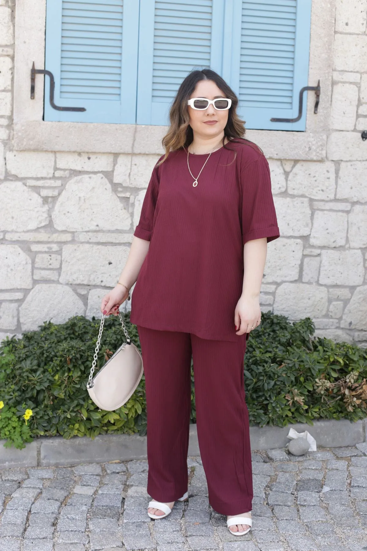 RENKTE GENİŞ KESİM KAŞKORSE BORDO TAKIM