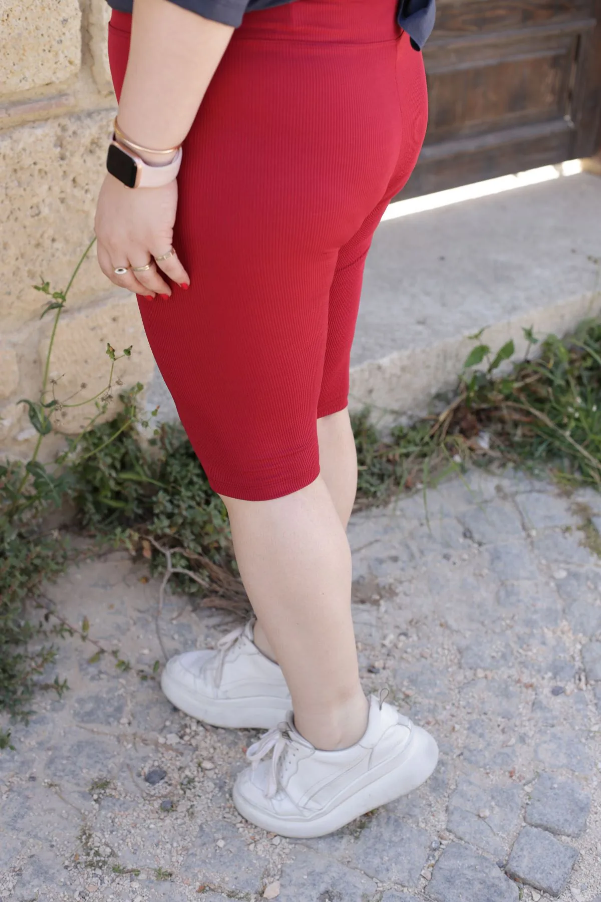 RENKTE FİTİLLİ BORDO ŞORT TAYT