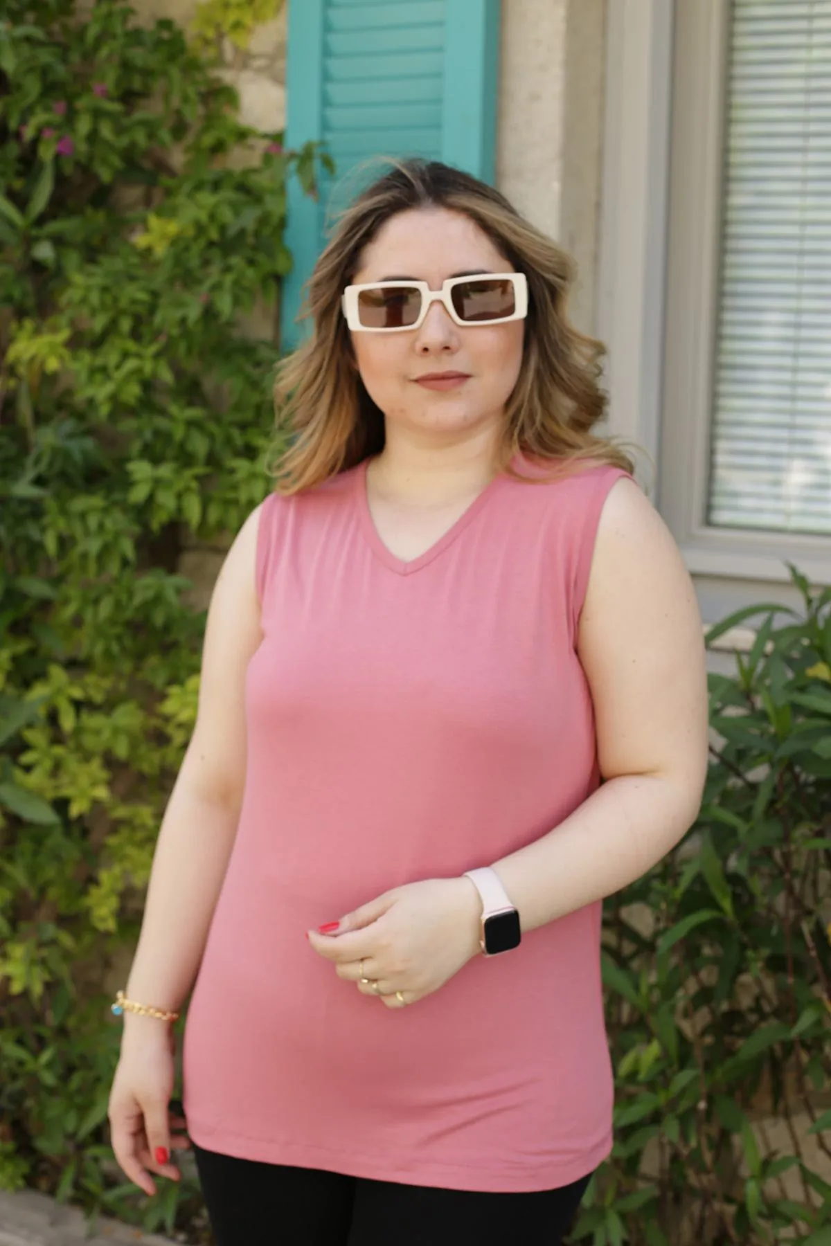 RENKTE KALIN ASKILI PUDRA&GRİ İKİLİ BLUZ