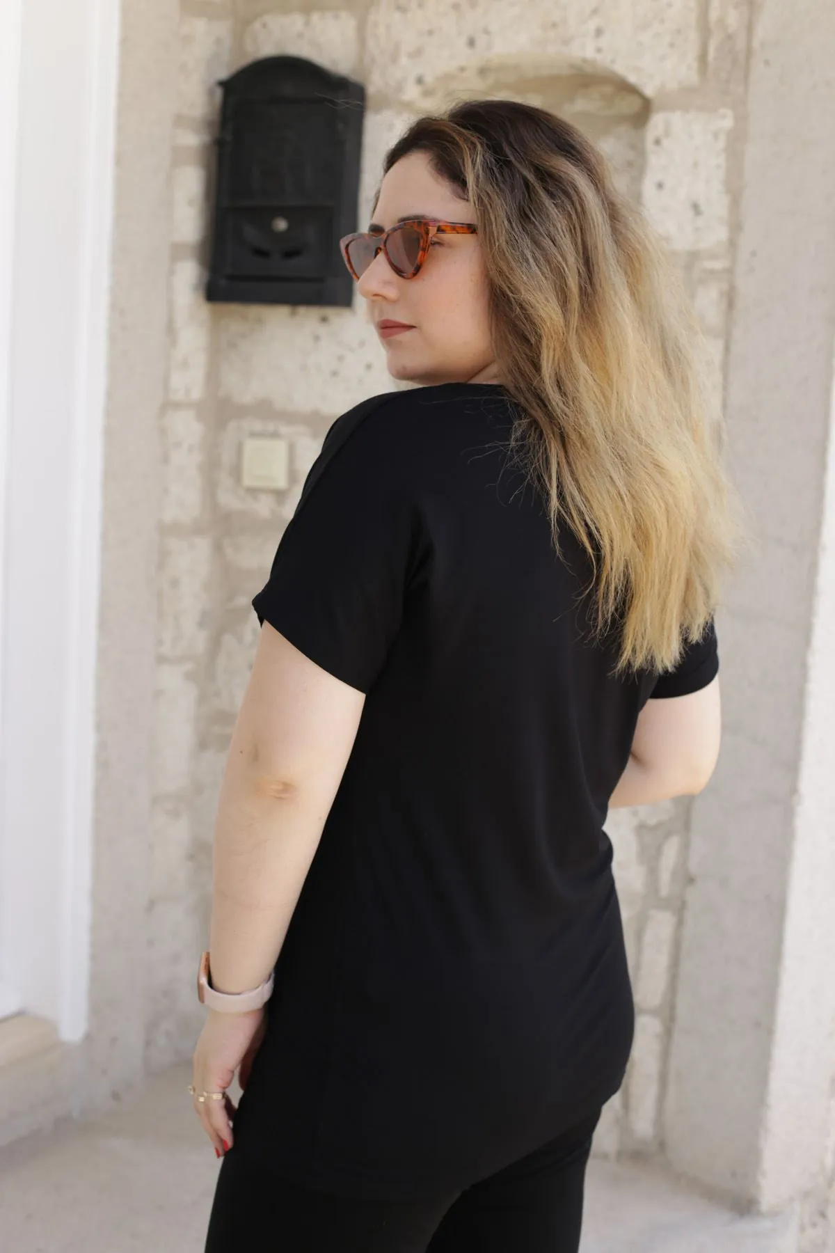 RENKTE ÖZEL SERİ DERİ LEOPAR SİYAH BLUZ