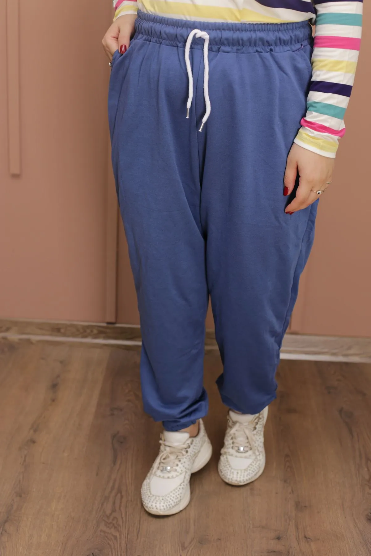 RENKTE BATTAL JOGGER KESİM LACİVERT EŞOFMAN ALTI