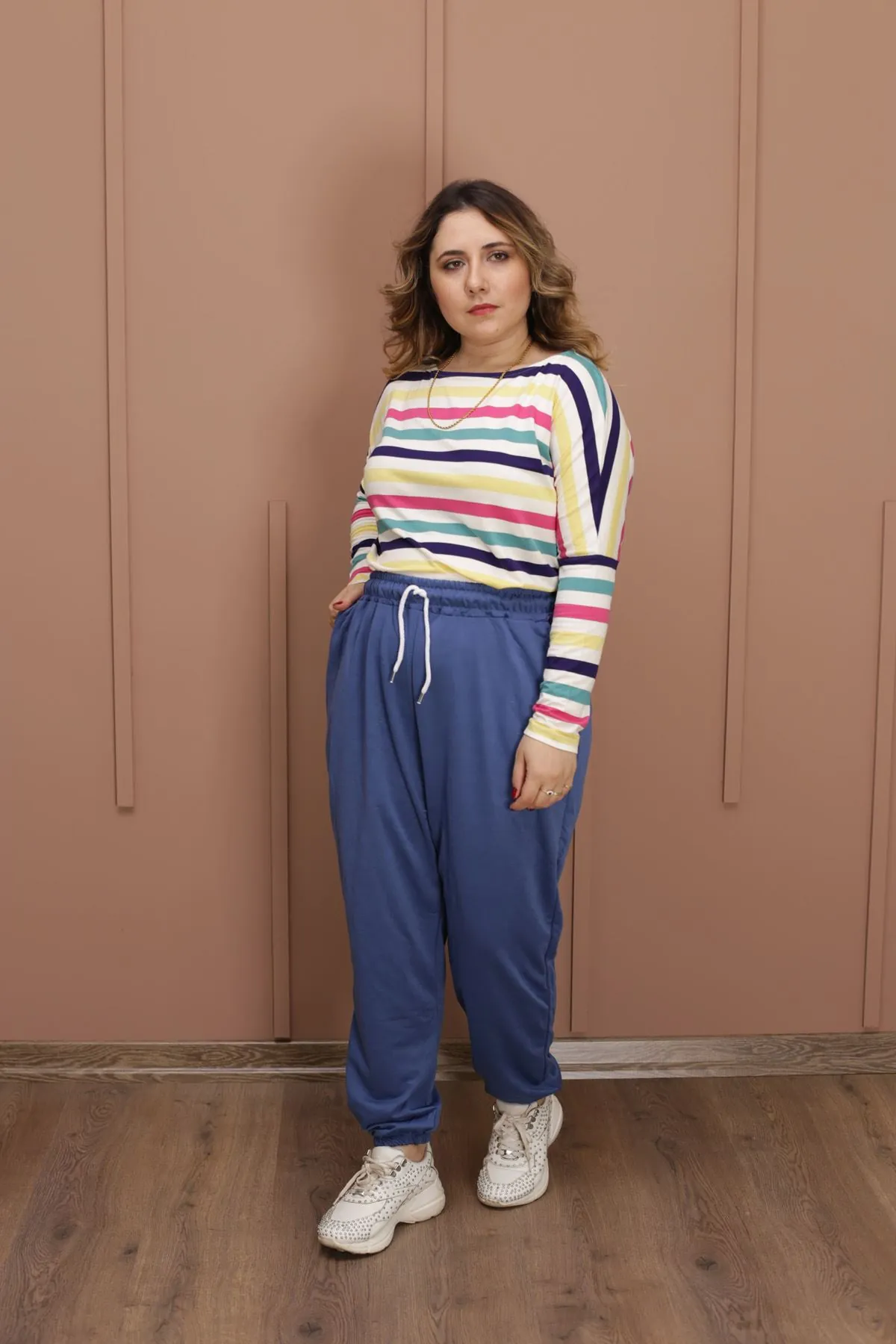RENKTE BATTAL JOGGER KESİM LACİVERT EŞOFMAN ALTI