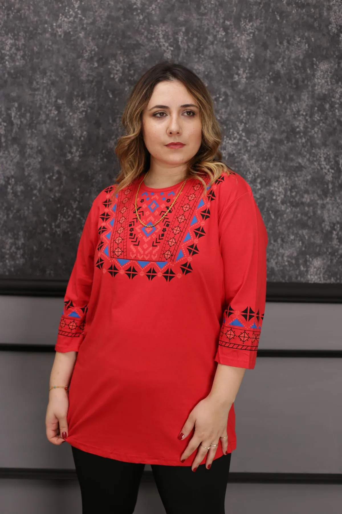 RENKTE ÖZEL SERİ GENİŞ KESİM OTANTİK KIRMIZI BLUZ
