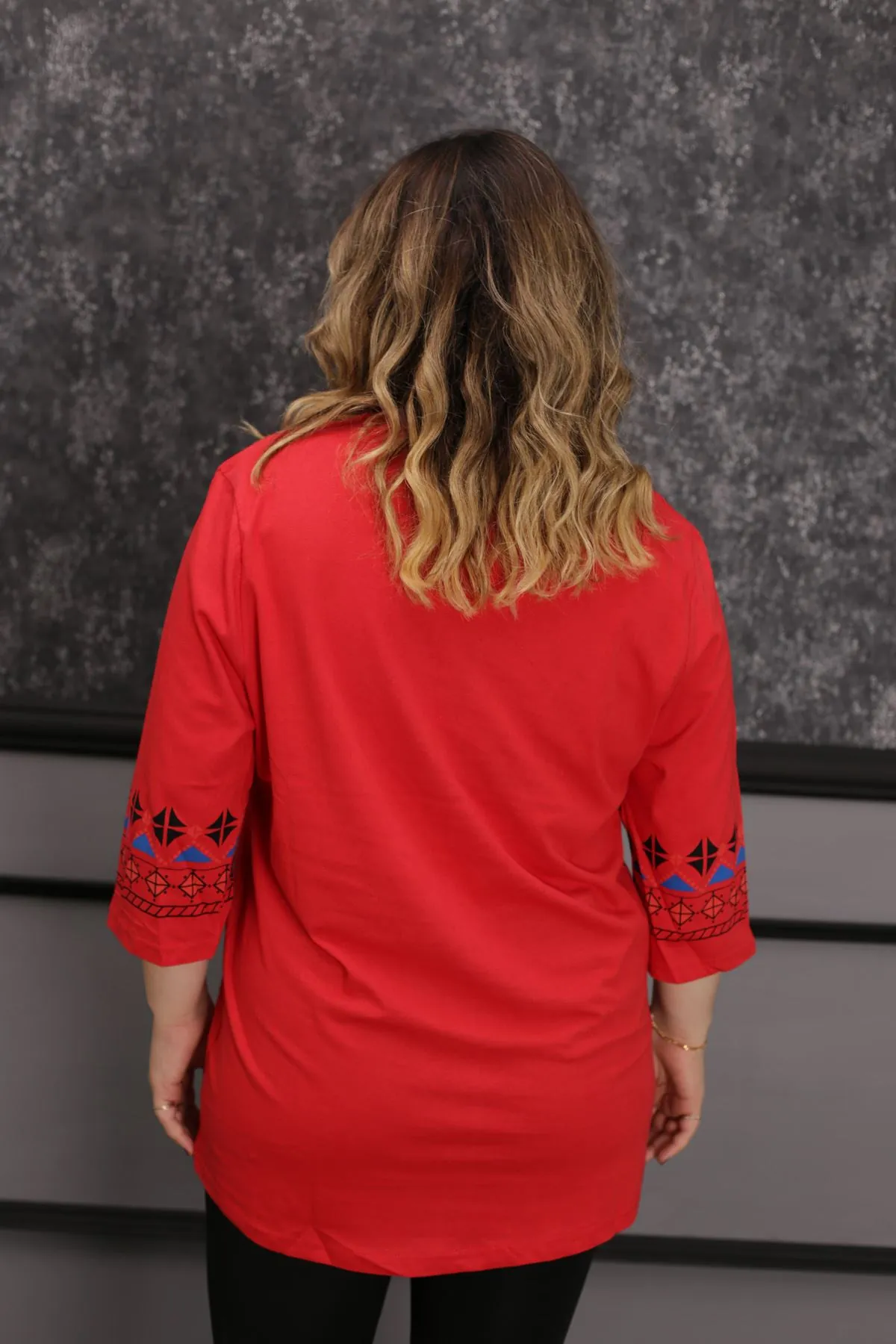 RENKTE ÖZEL SERİ GENİŞ KESİM OTANTİK KIRMIZI BLUZ