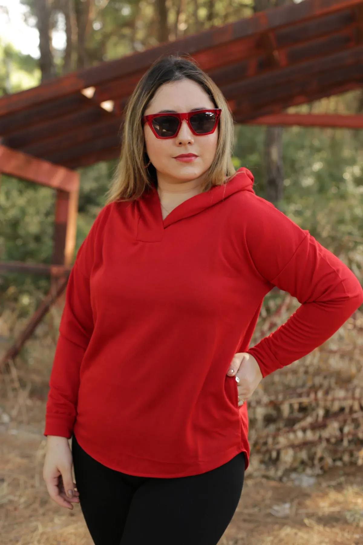 RENKTE OVERSİZE YAKASI PATLI KIRMIZI SWEAT
