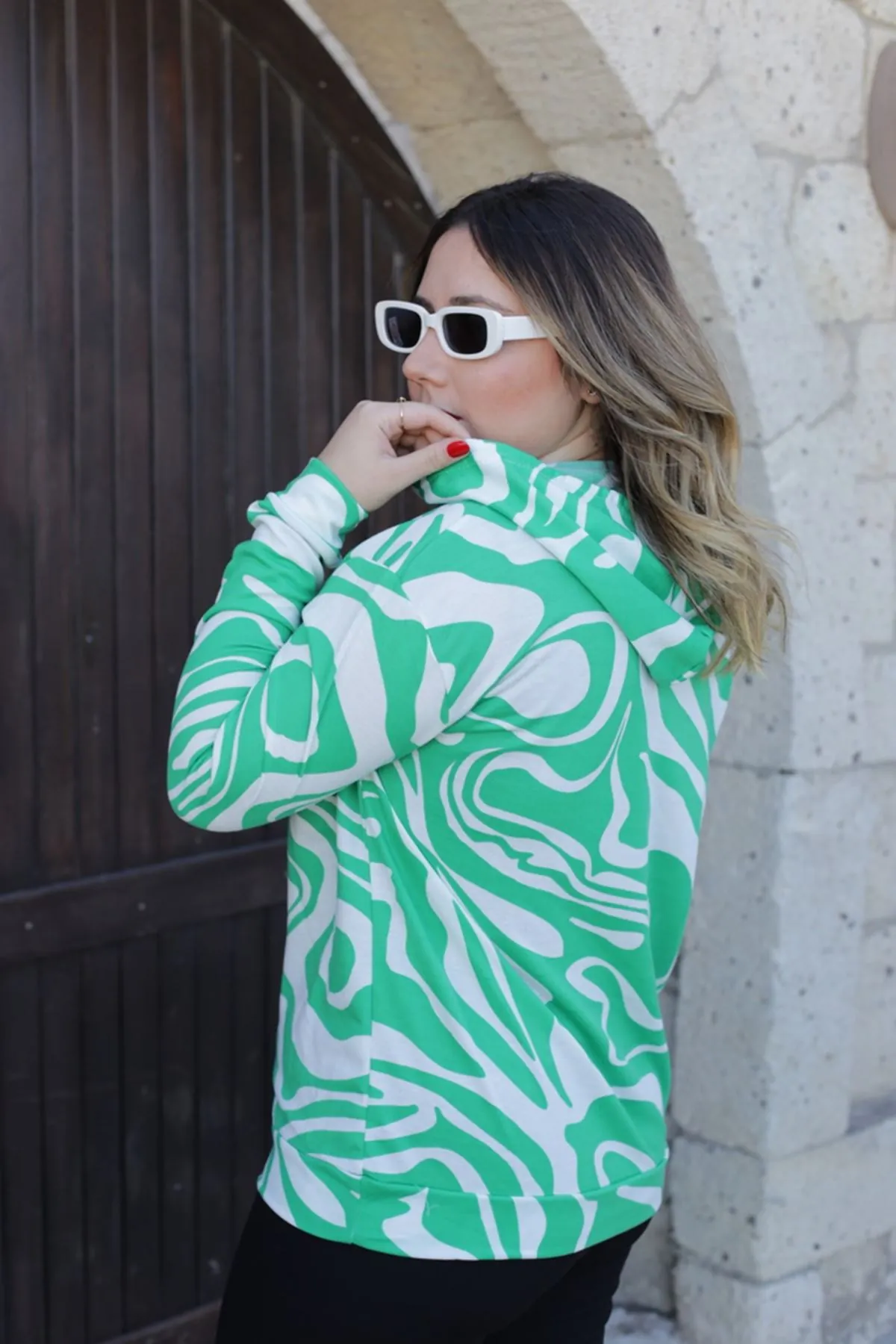 RENKTE DESENLİ OVERSİZE YEŞİL SWEAT