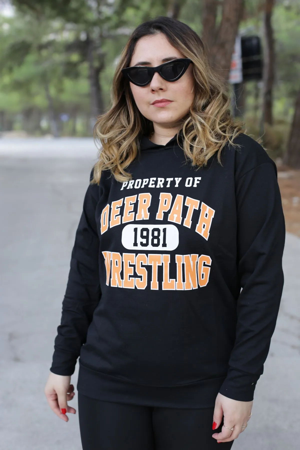 RENKTE BASKILI OVERSİZE SİYAH SWEAT