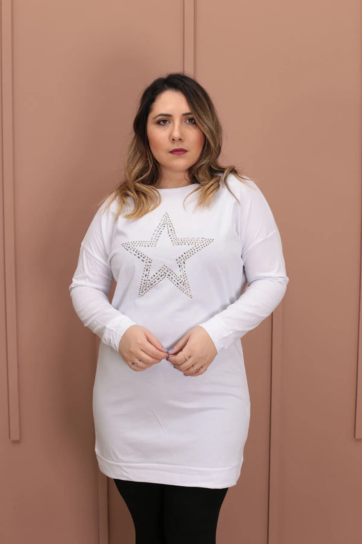 RENKTE YILDIZ TAŞ İŞLEMELİ BEYAZ TUNİK&BLUZ