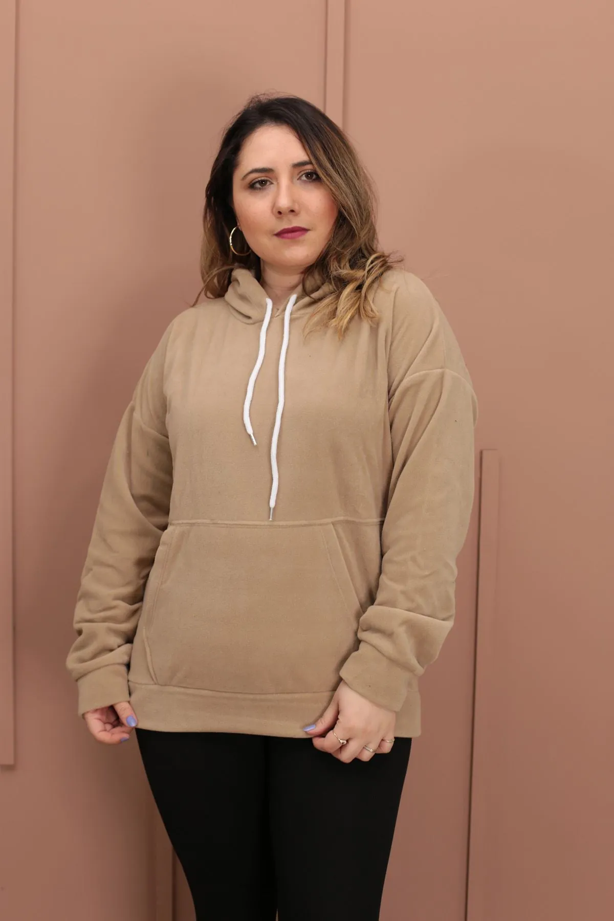 RENKTE KANGURU CEPLİ OVERSİZE KAHVE POLAR SWEAT