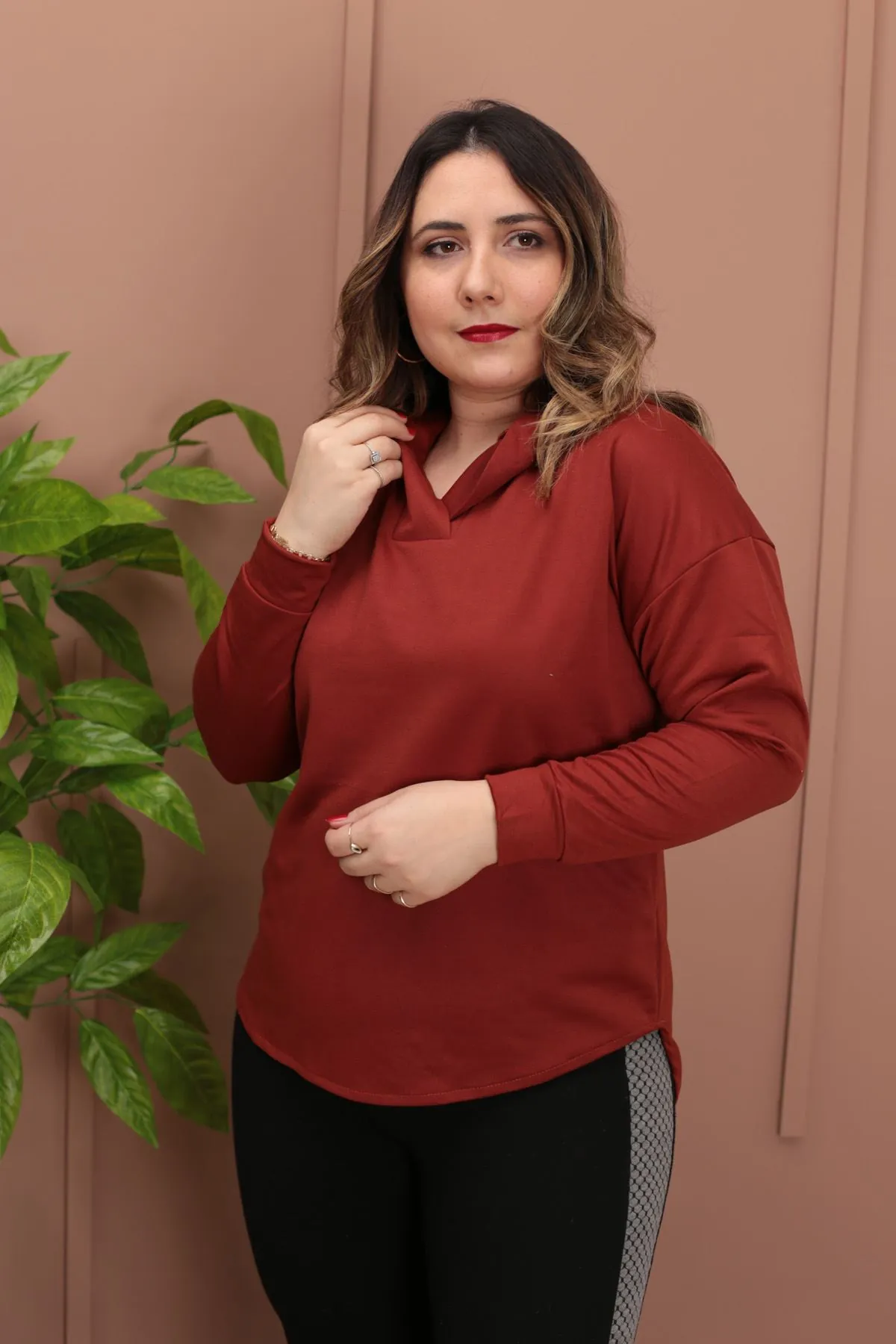 RENKTE OVERSİZE YAKASI PATLI KİREMİT SWEAT