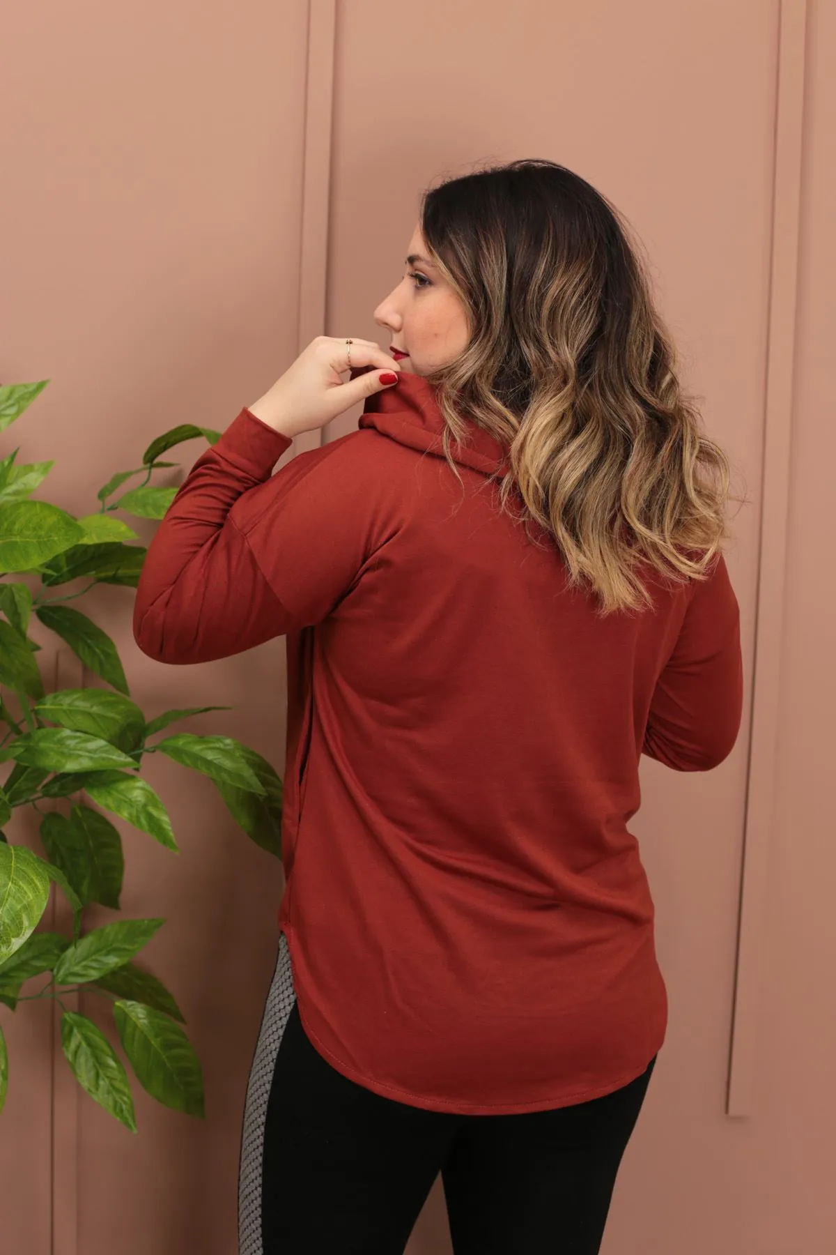 RENKTE OVERSİZE YAKASI PATLI KİREMİT SWEAT