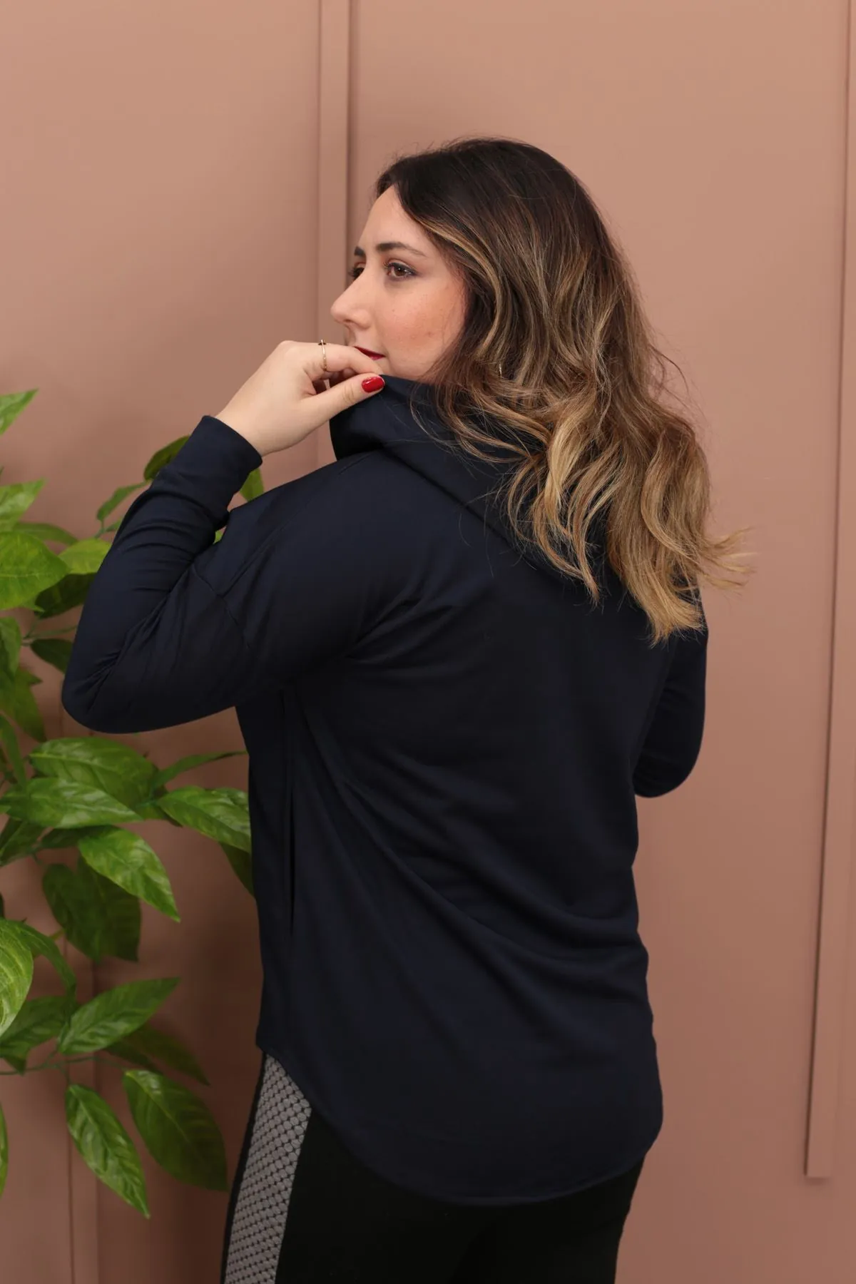 RENKTE OVERSİZE YAKASI PATLI KOYU LACİVERT SWEAT