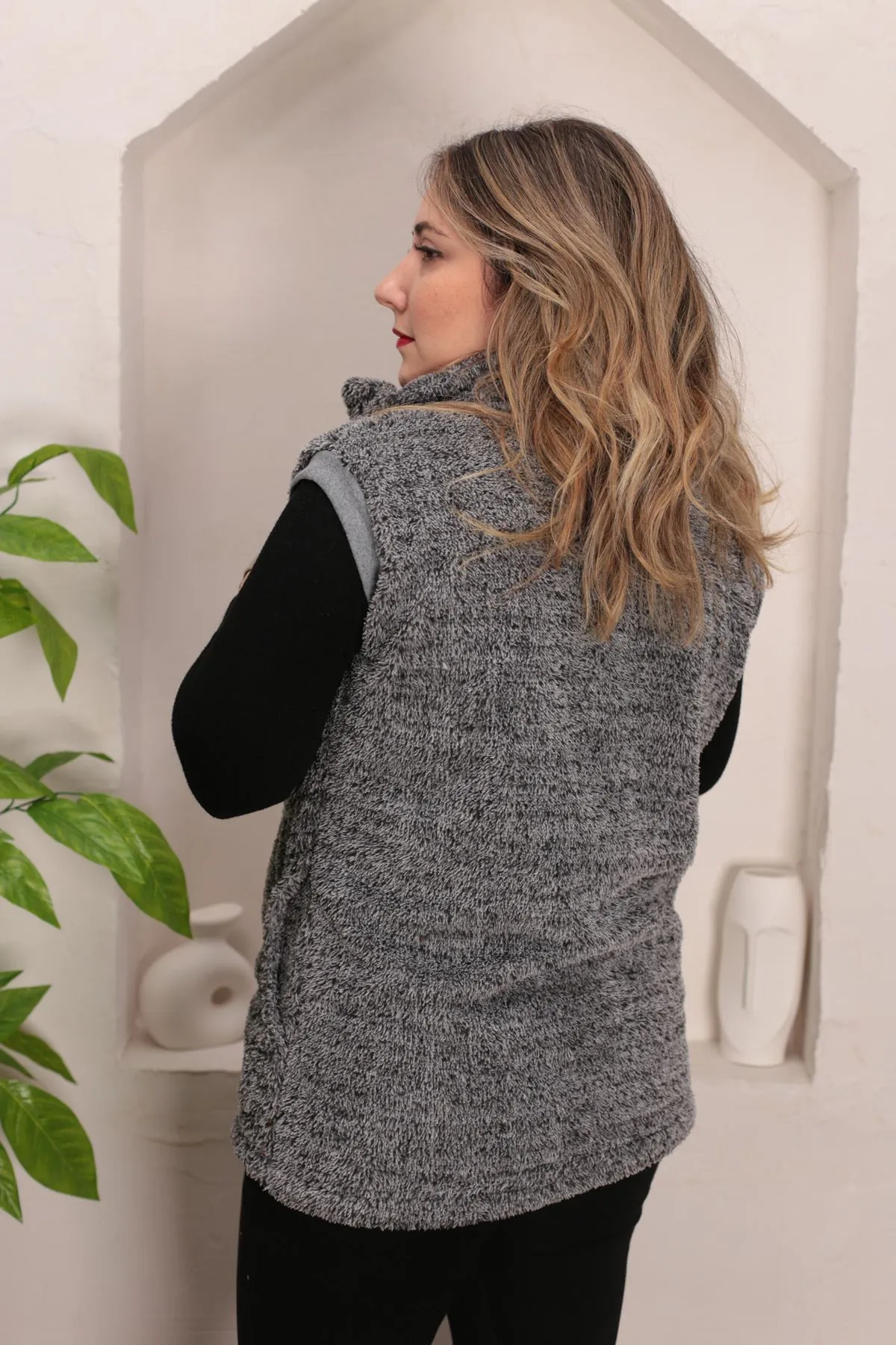 RENKTE ÖZEL ÜRETİM GRİ PELUŞ YELEK