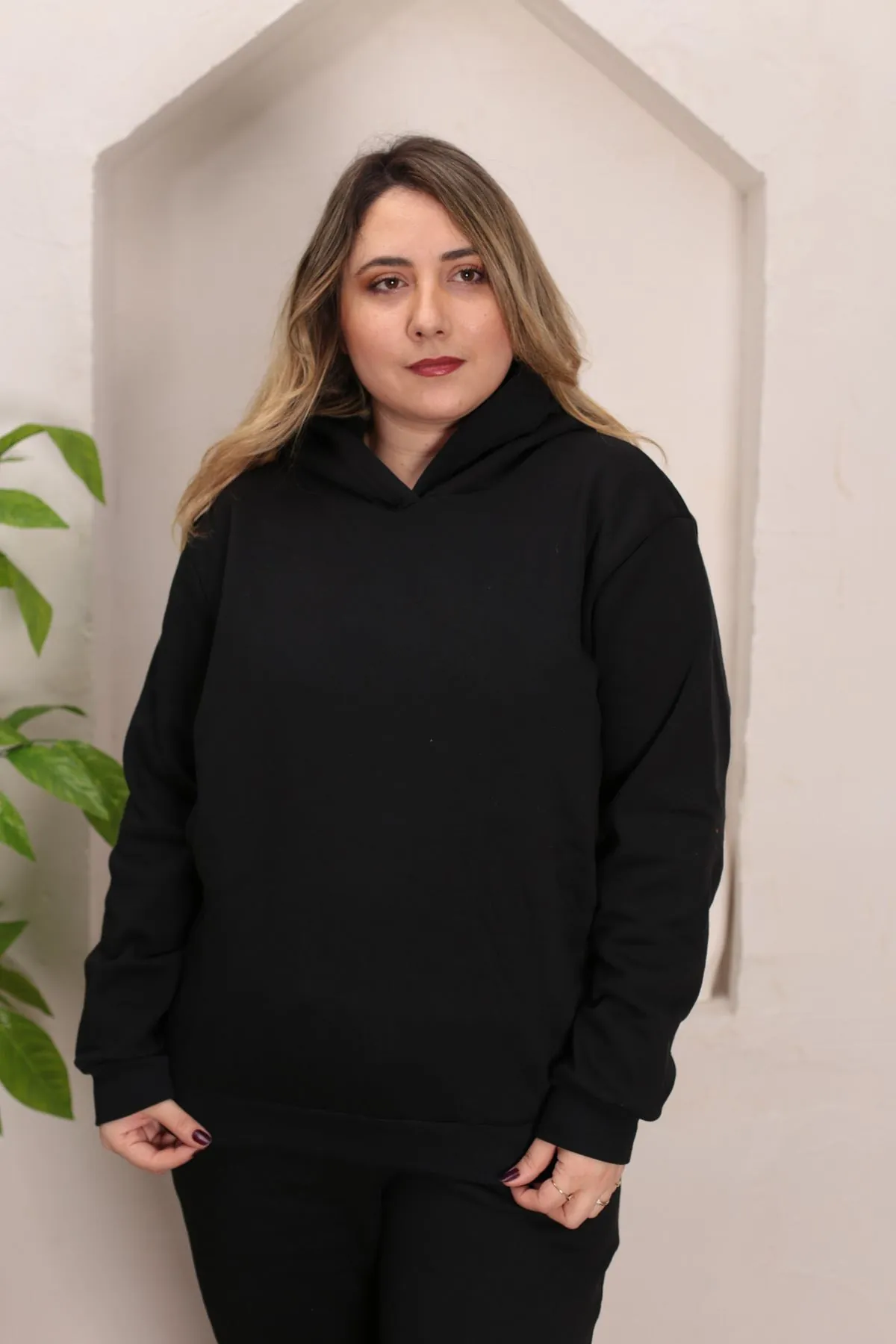 RENKTE ÜÇ İPLİK ŞARDONLU SİYAH EŞOFMAN TAKIMI