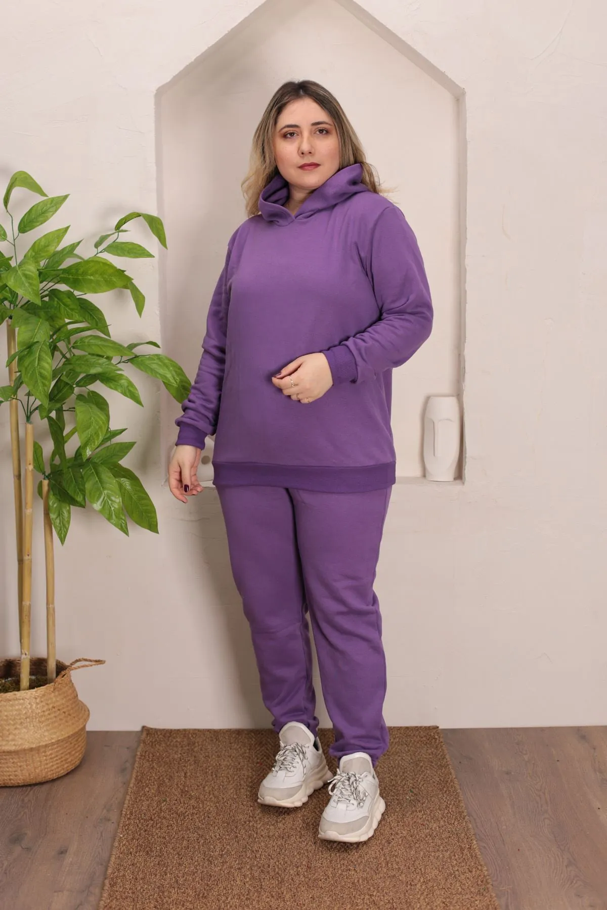 RENKTE ÜÇ İPLİK ŞARDONLU MOR EŞOFMAN TAKIMI