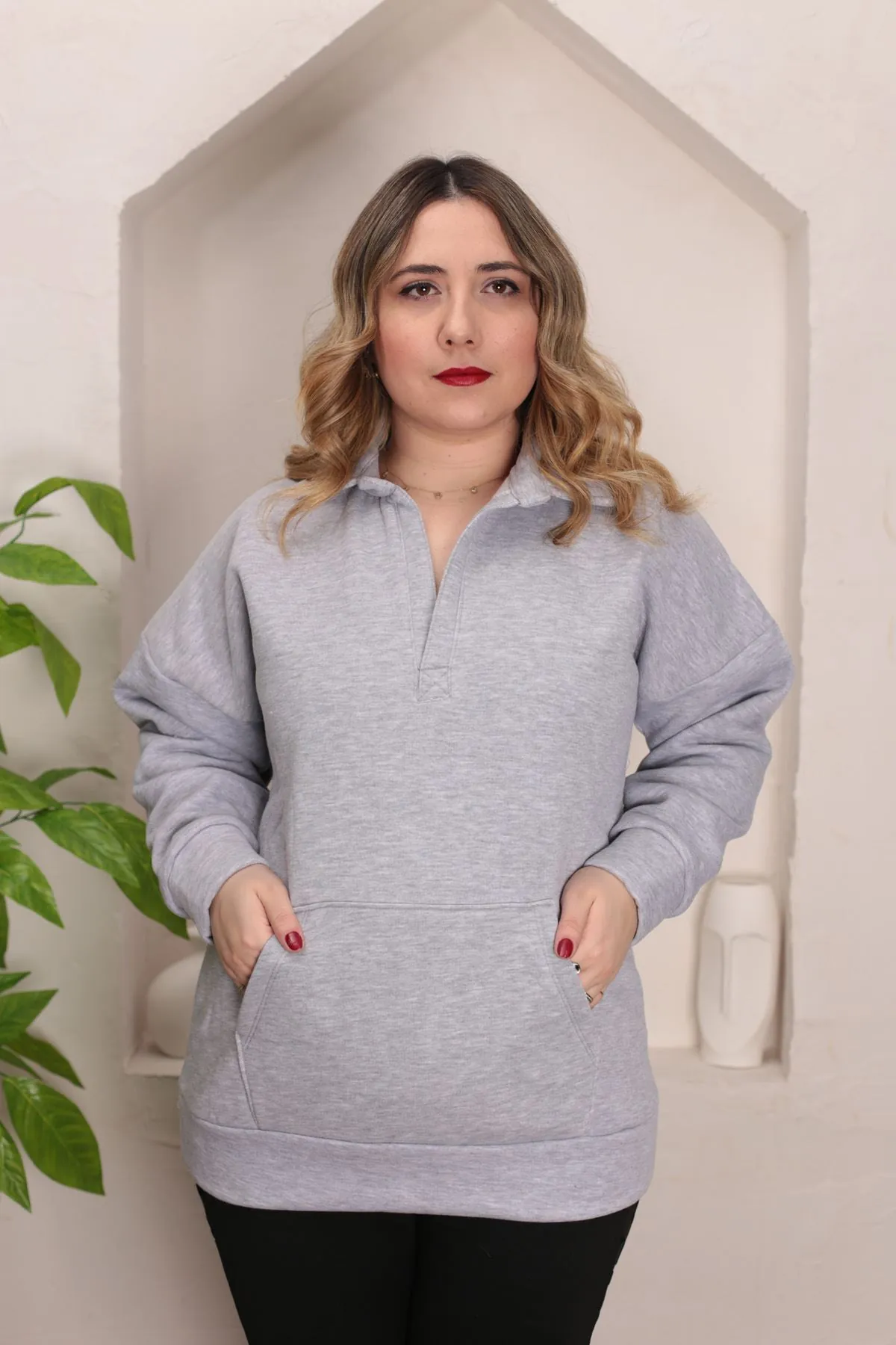 RENKTE GENİŞ KESİM ŞARDONLU PATLI YAKA GRİ SWEAT