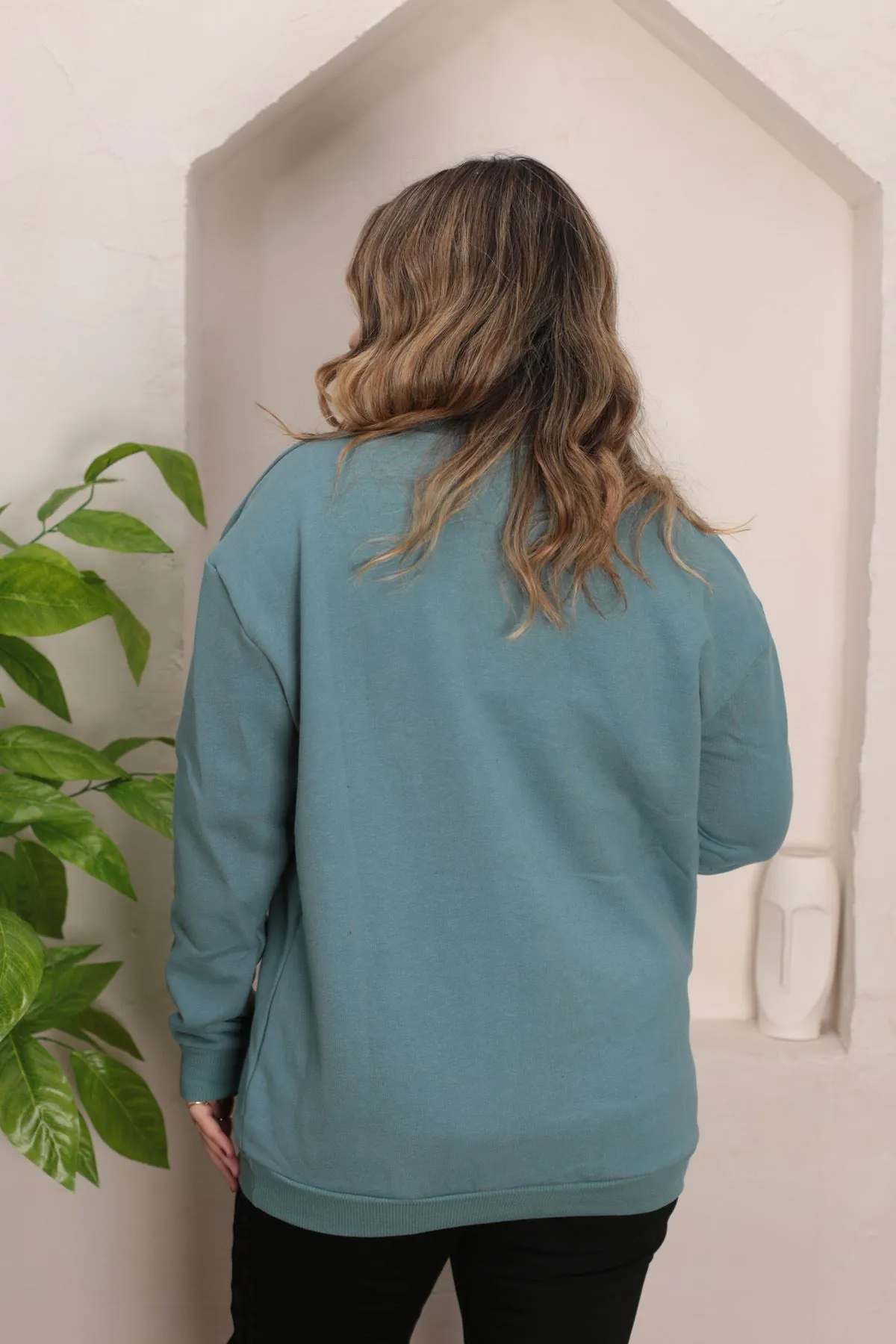 RENKTE GENİŞ KESİM ŞARDONLU DÜZ YEŞİL SWEAT