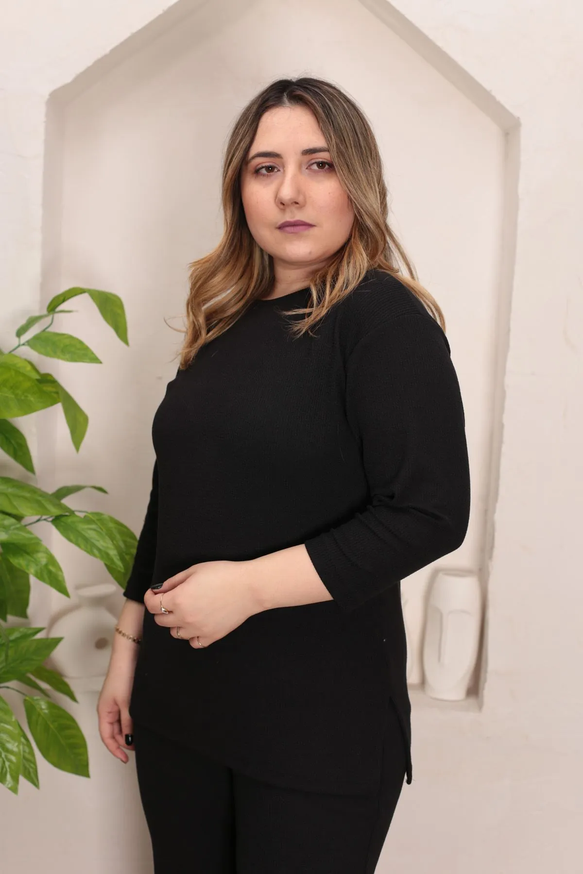 RENKTE BURGU DİRSEK KOL SİYAH KAŞKORSE TAKIM
