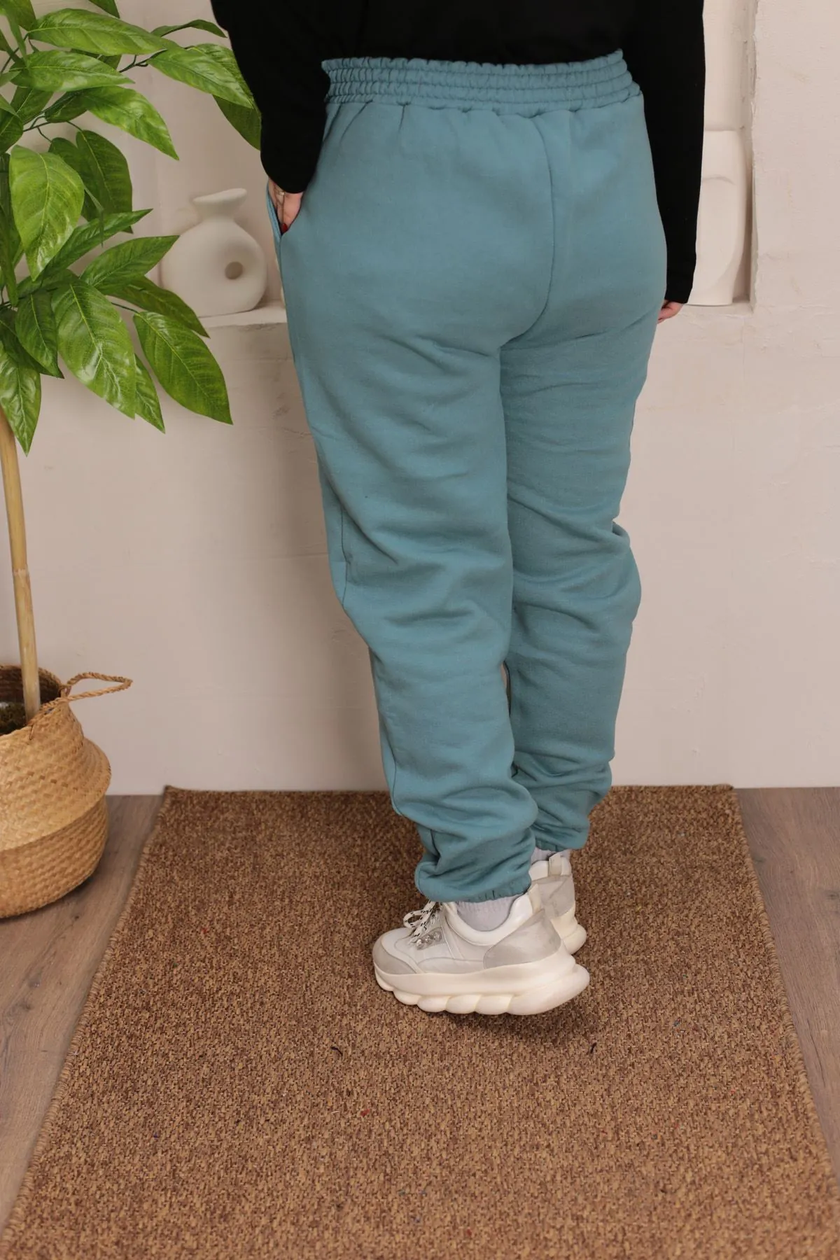 RENKTE ÜÇ İPLİK ŞARDONLU BATTAL YEŞİL JOGGER EŞOFMAN ALTI