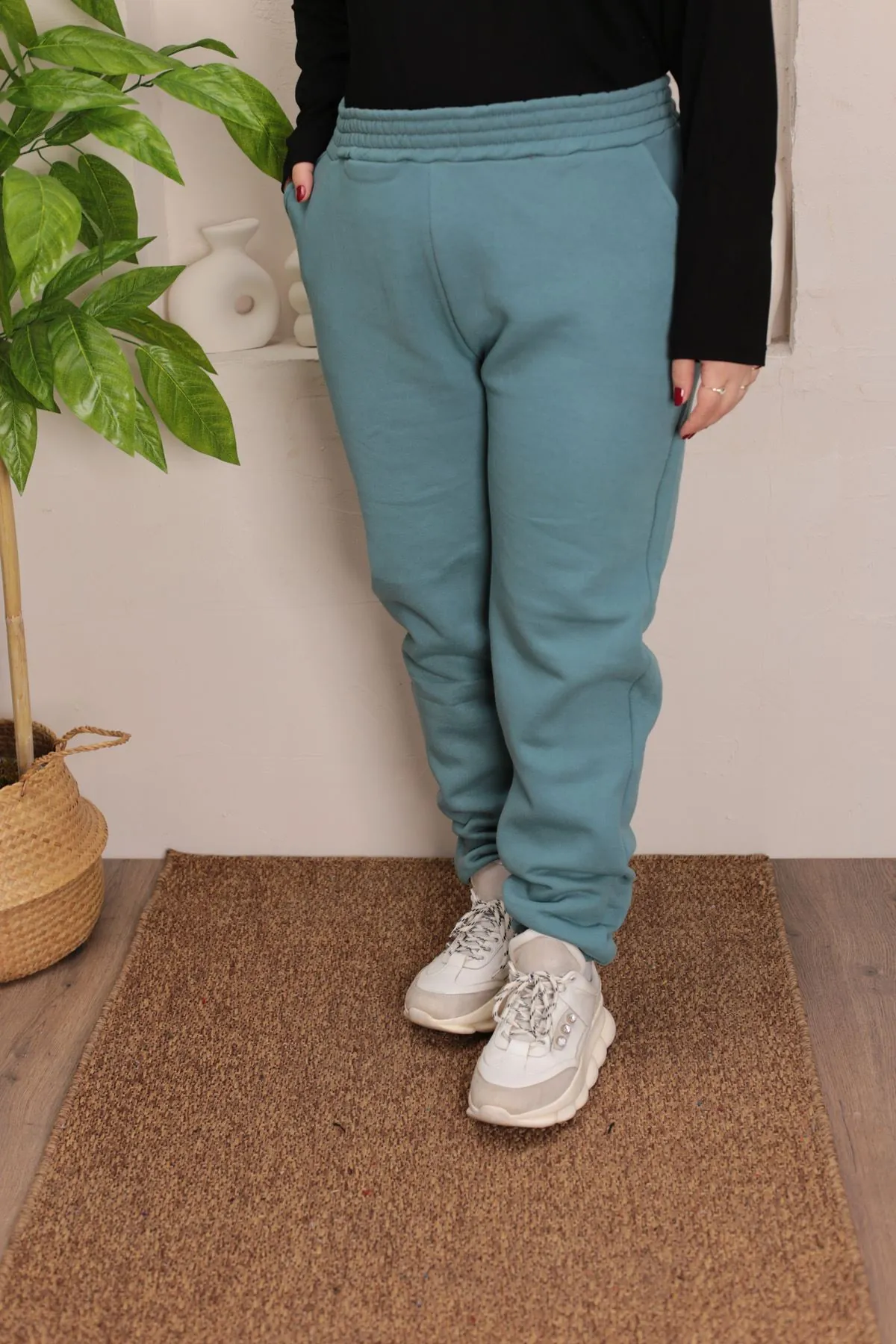 RENKTE ÜÇ İPLİK ŞARDONLU BATTAL YEŞİL JOGGER EŞOFMAN ALTI