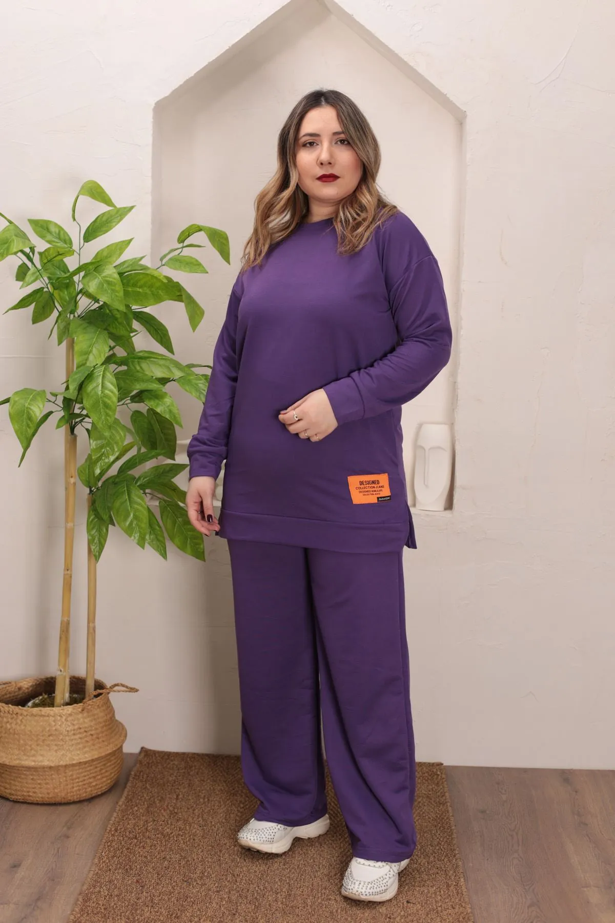 RENKTE GENİŞ KALIP MOR ARMALI ALT ÜST TAKIM