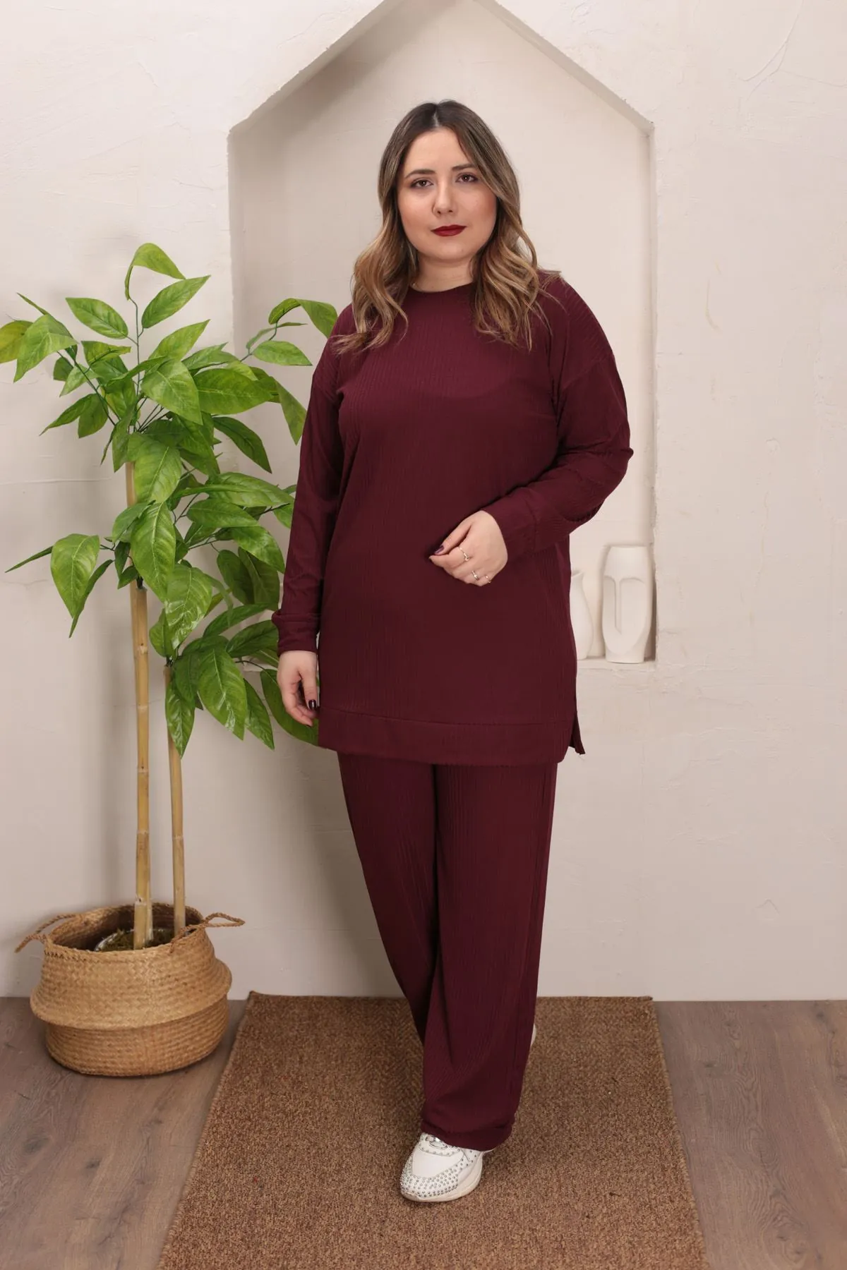 RENKTE GENİŞ KALIP BORDO KAŞKORSE TAKIM
