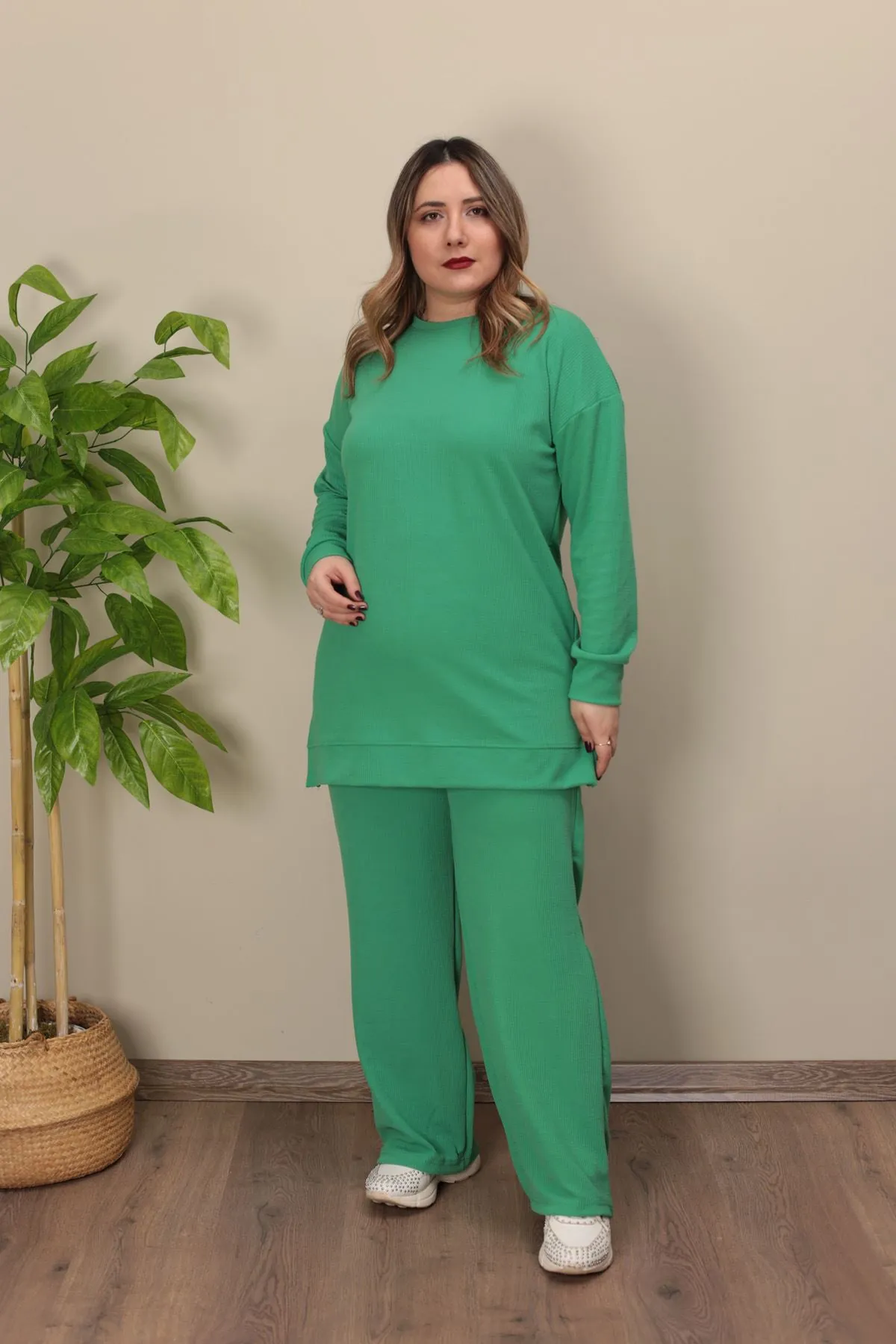 RENKTE ÖZEL ÜRETİM BATTAL KOYU YEŞİL İKİLİ TAKIM