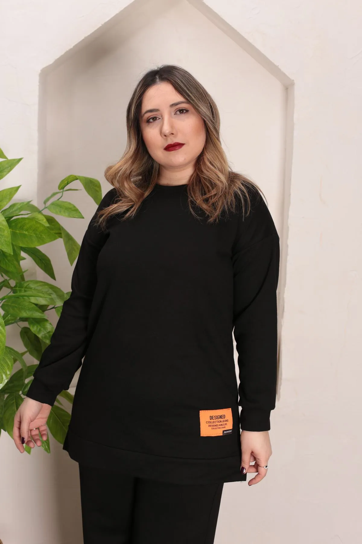 RENKTE GENİŞ KALIP SİYAH ARMALI ALT ÜST TAKIM