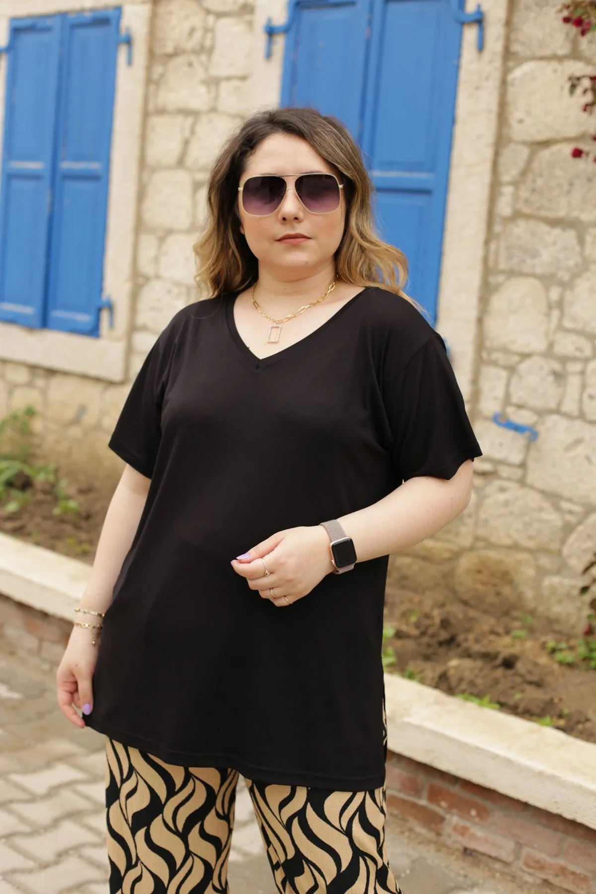 RENKTE ALTI BÜRÜMCÜK V YAKA TAKIM