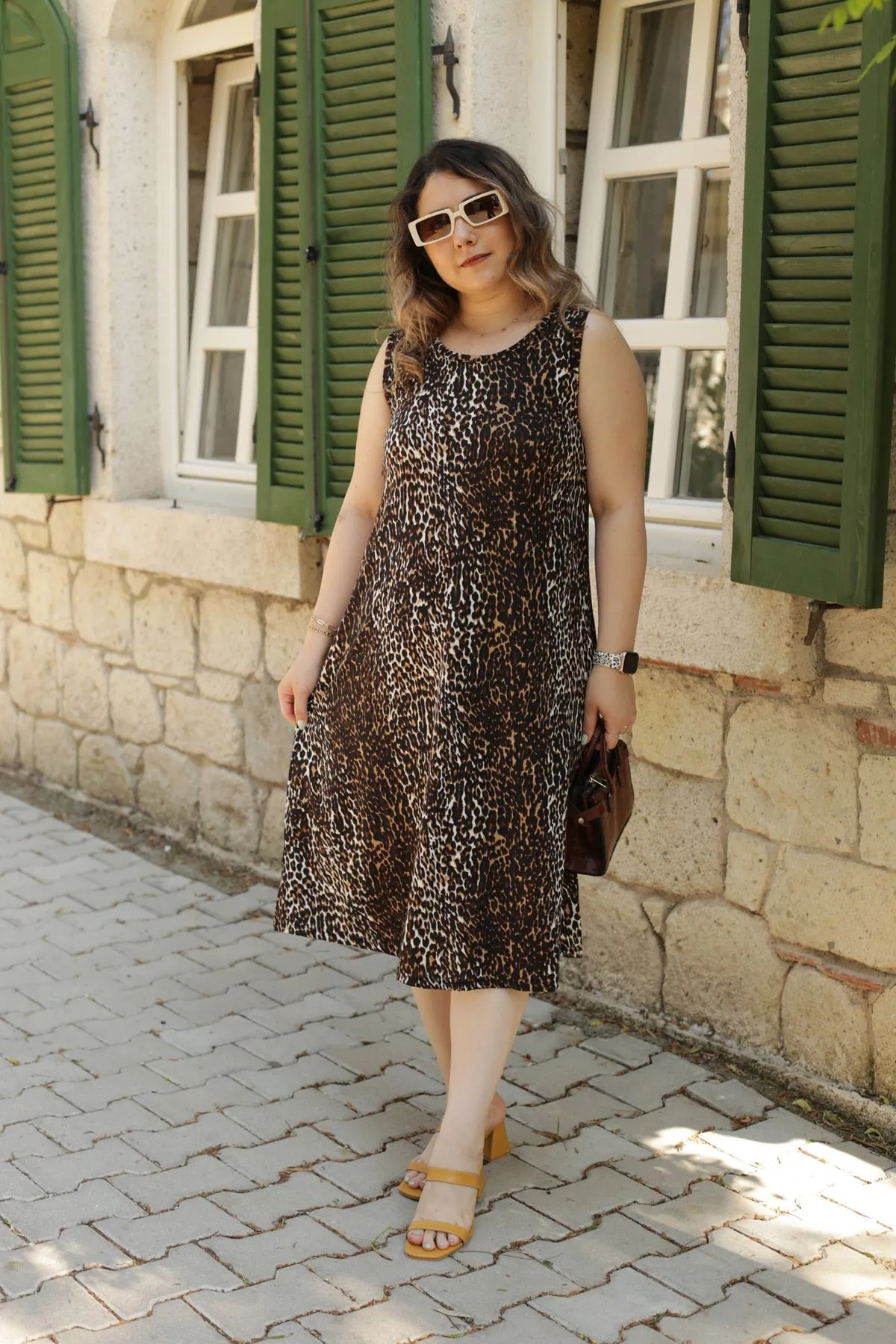 RENKTE KALIN ASKILI DESENLİ HELEN ELBİSE