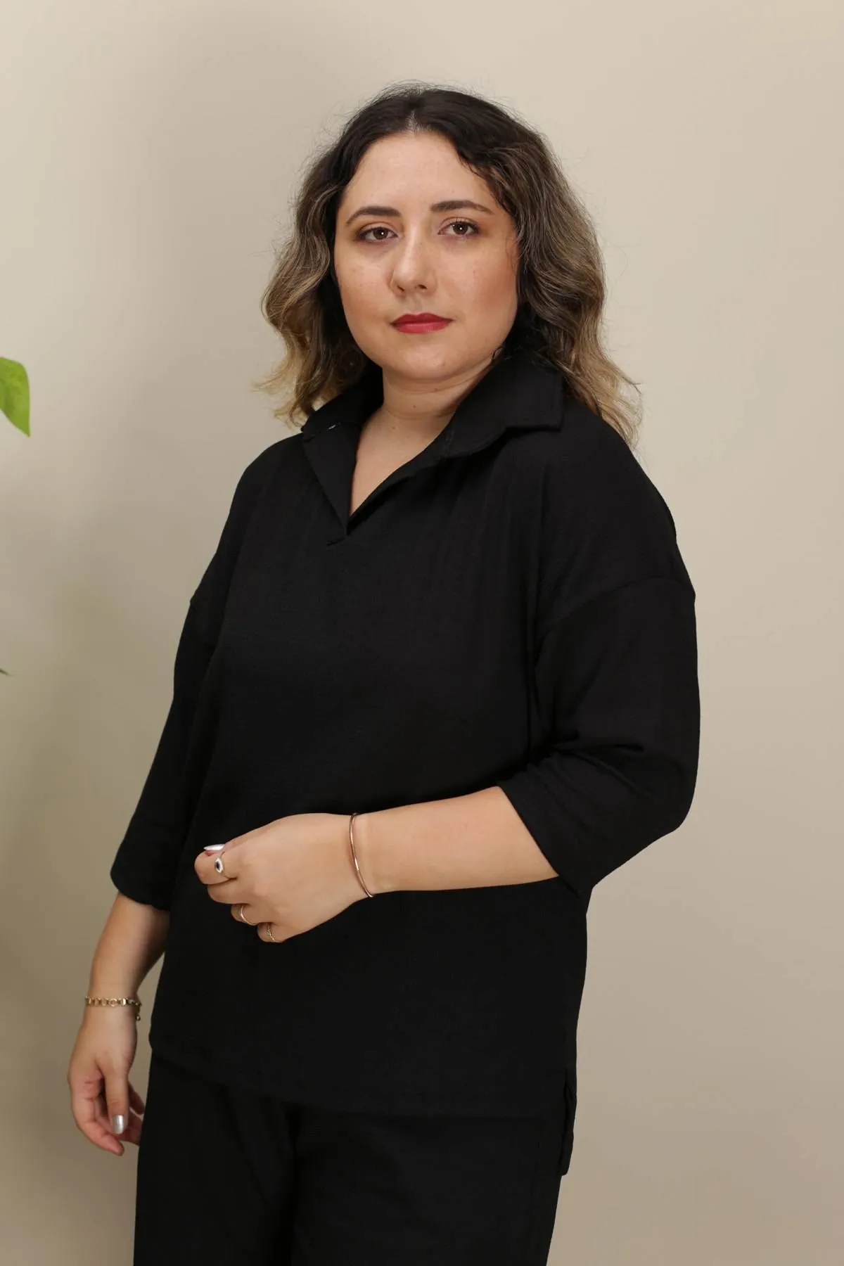 RENKTE POLO YAKA SİYAH ŞORTLU TAKIM