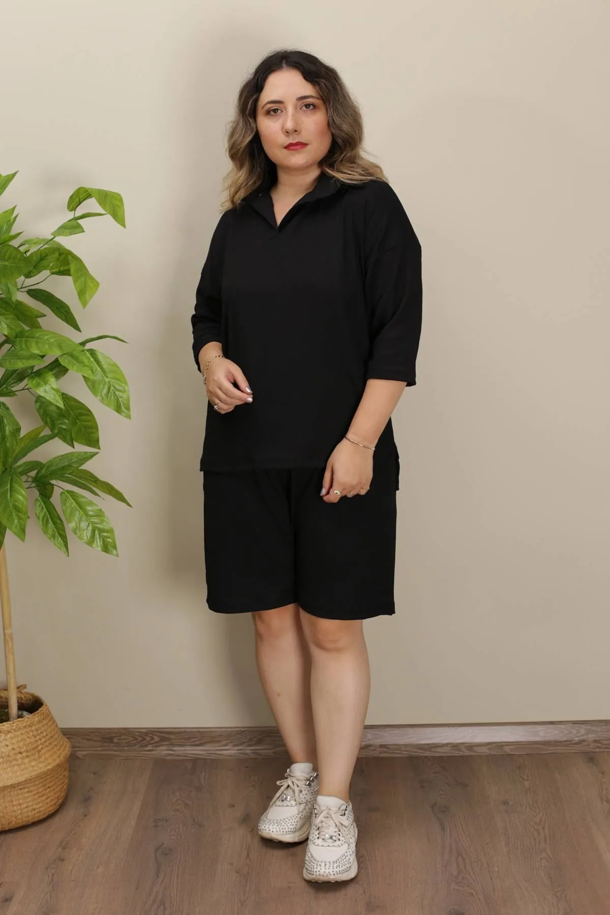 RENKTE POLO YAKA SİYAH ŞORTLU TAKIM