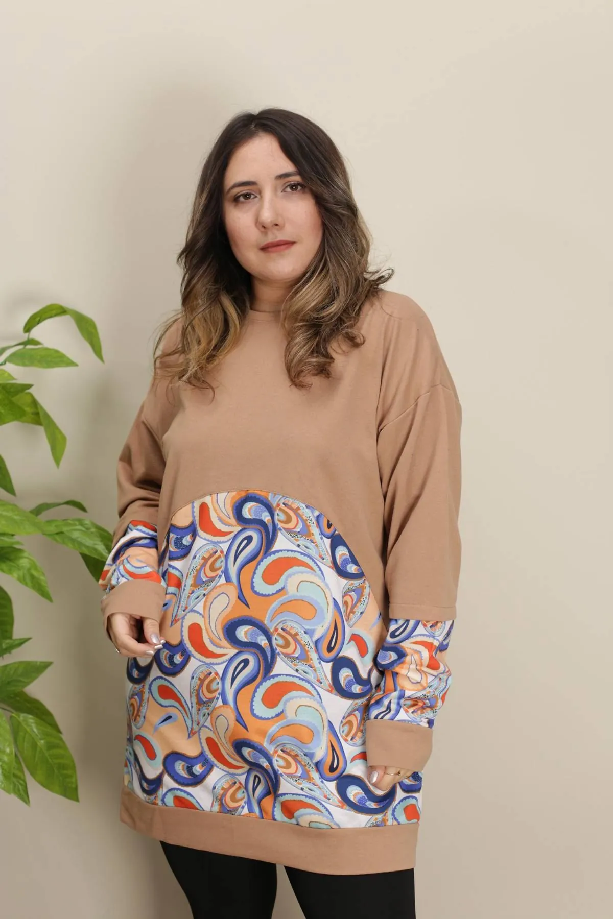 RENKTE GENİŞ KESİM KAHVE OTANTİK DESEN SWEAT & TUNİK