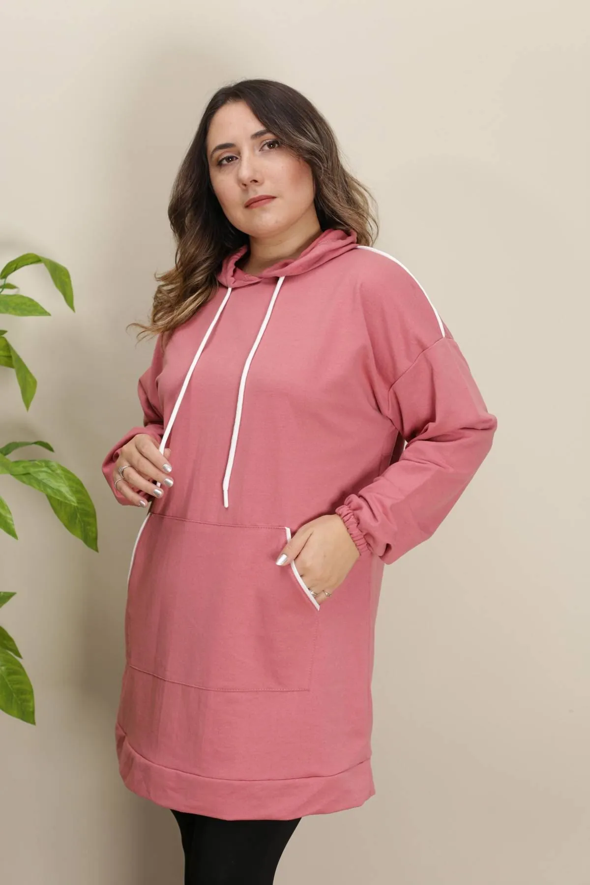 RENKTE GENİŞ KESİM CEPLİ KAPŞONLU PUDRA SWEAT & TUNİK