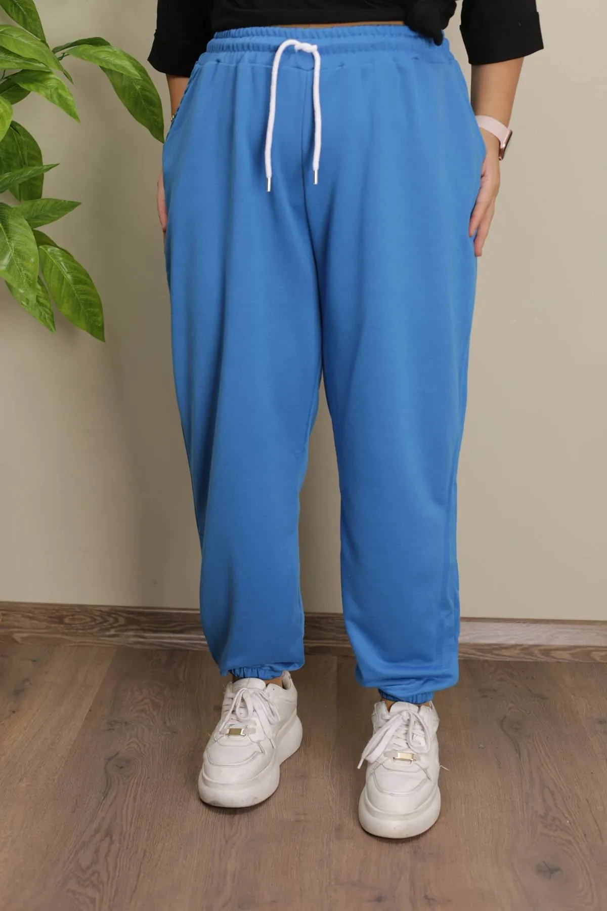 RENKTE JOGGER BATTAL MAVİ EŞOFMANALTI