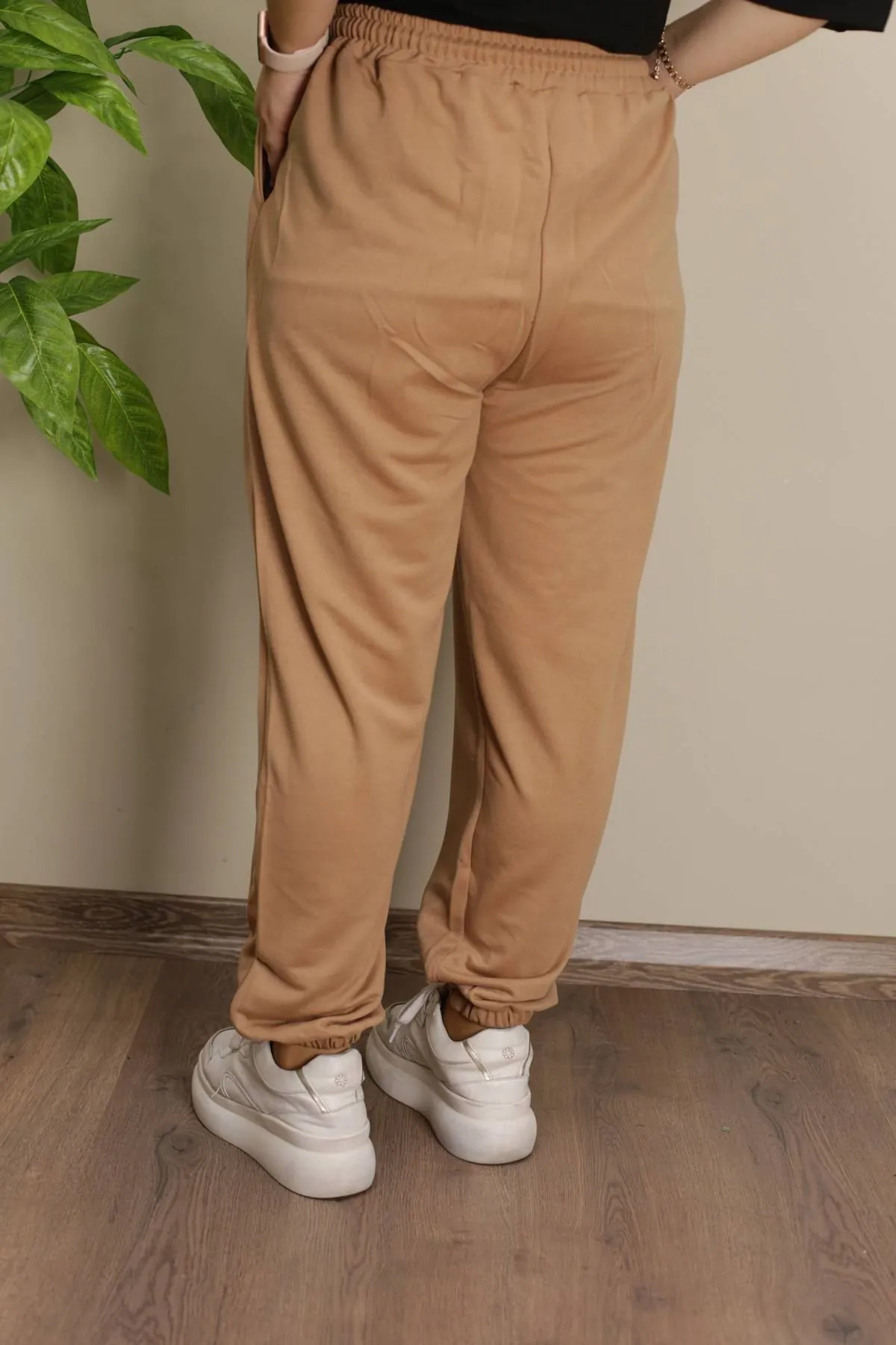 RENKTE JOGGER BATTAL SÜTLÜ KAHVE EŞOFMANALTI
