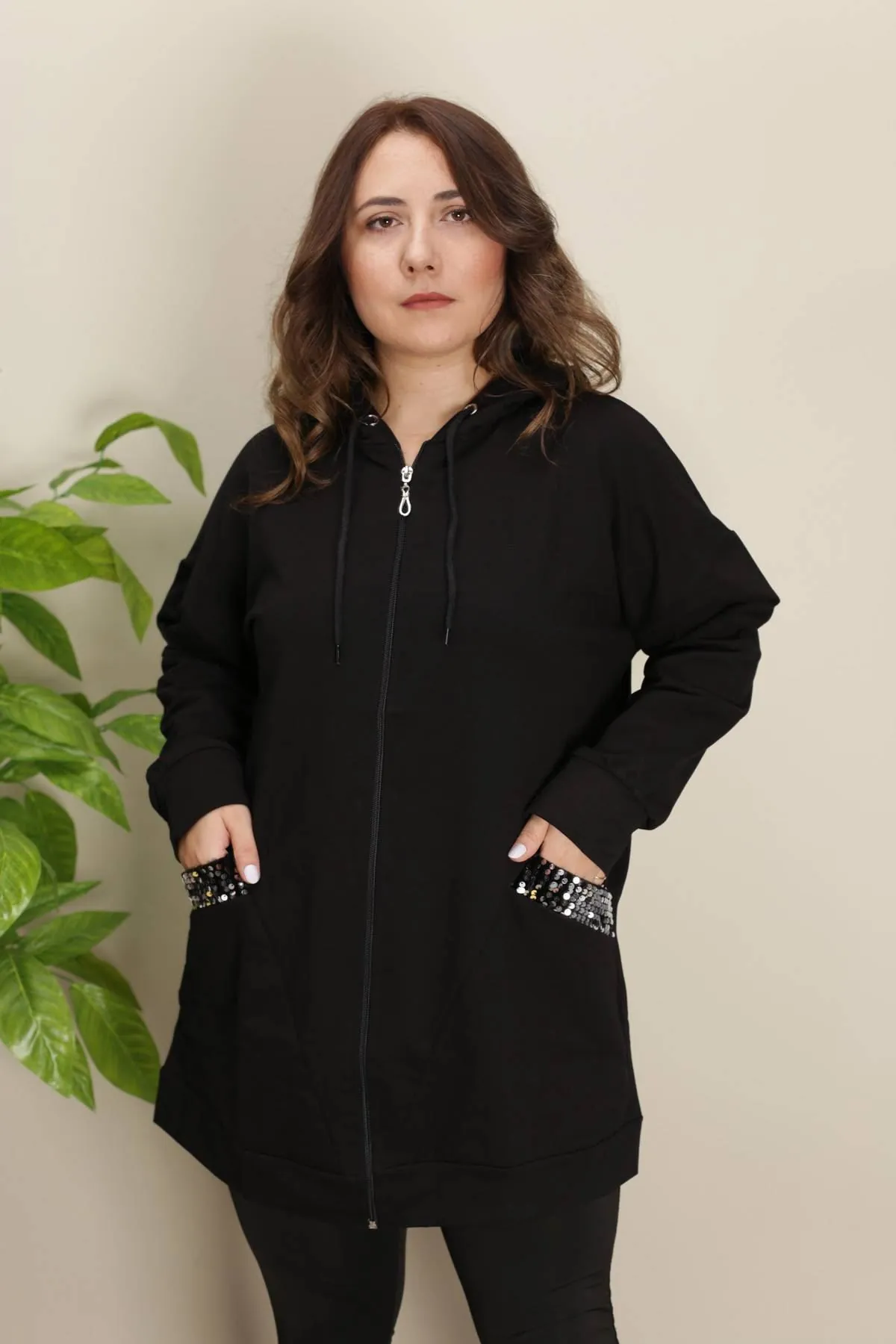 RENKTE CEPLERİ PULLU GENİŞ KESİM SİYAH CEKET