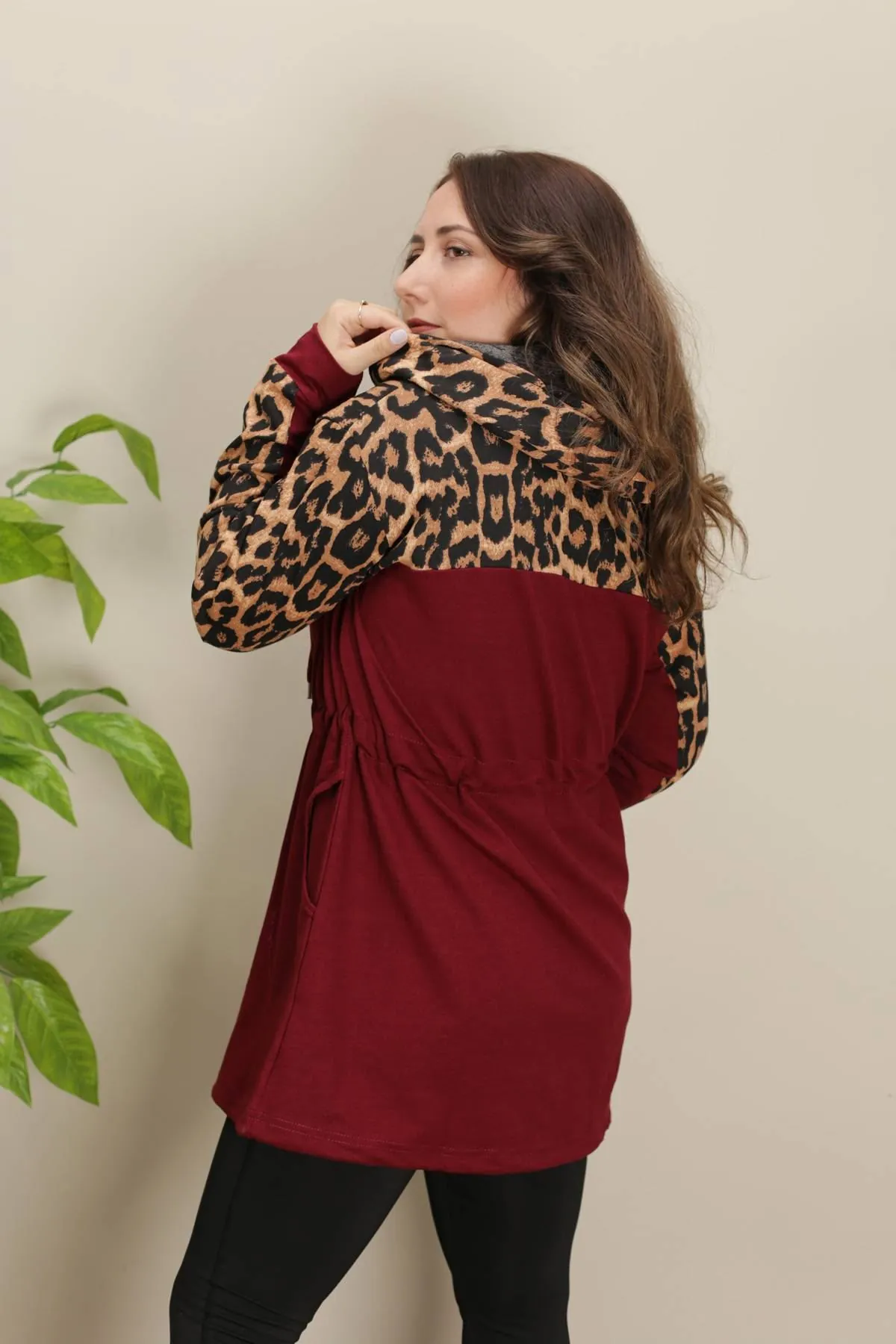 RENKTE LEOPAR GARNİLİ GENİŞ KESİM BORDO CEKET