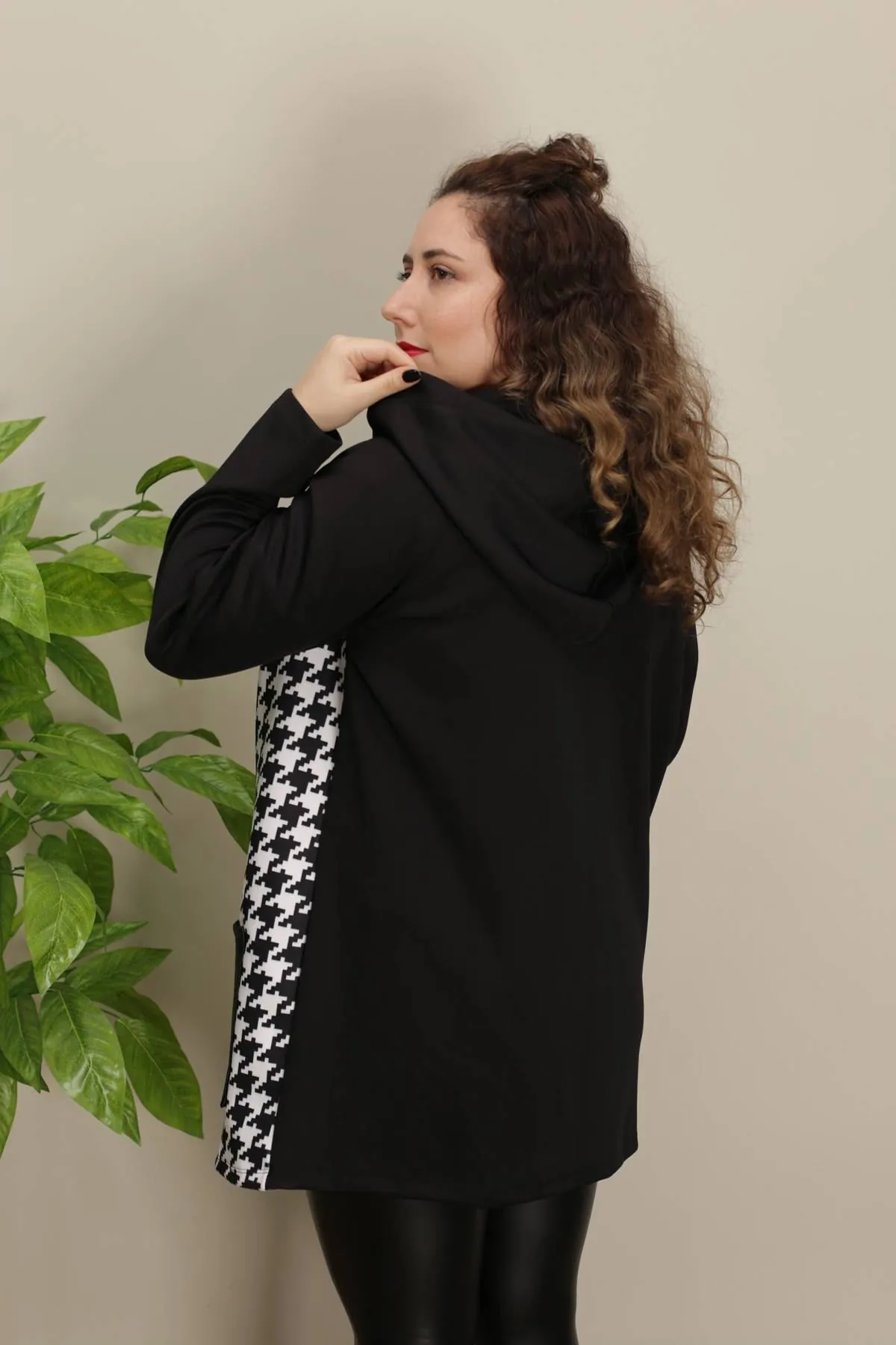 RENKTE KAZAYAĞI DESENLİ TASARIM CEKET