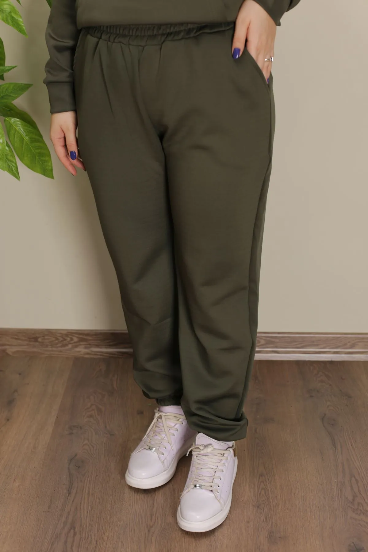 RENKTE GENİŞ KESİM HAKİ MODAL TAKIM