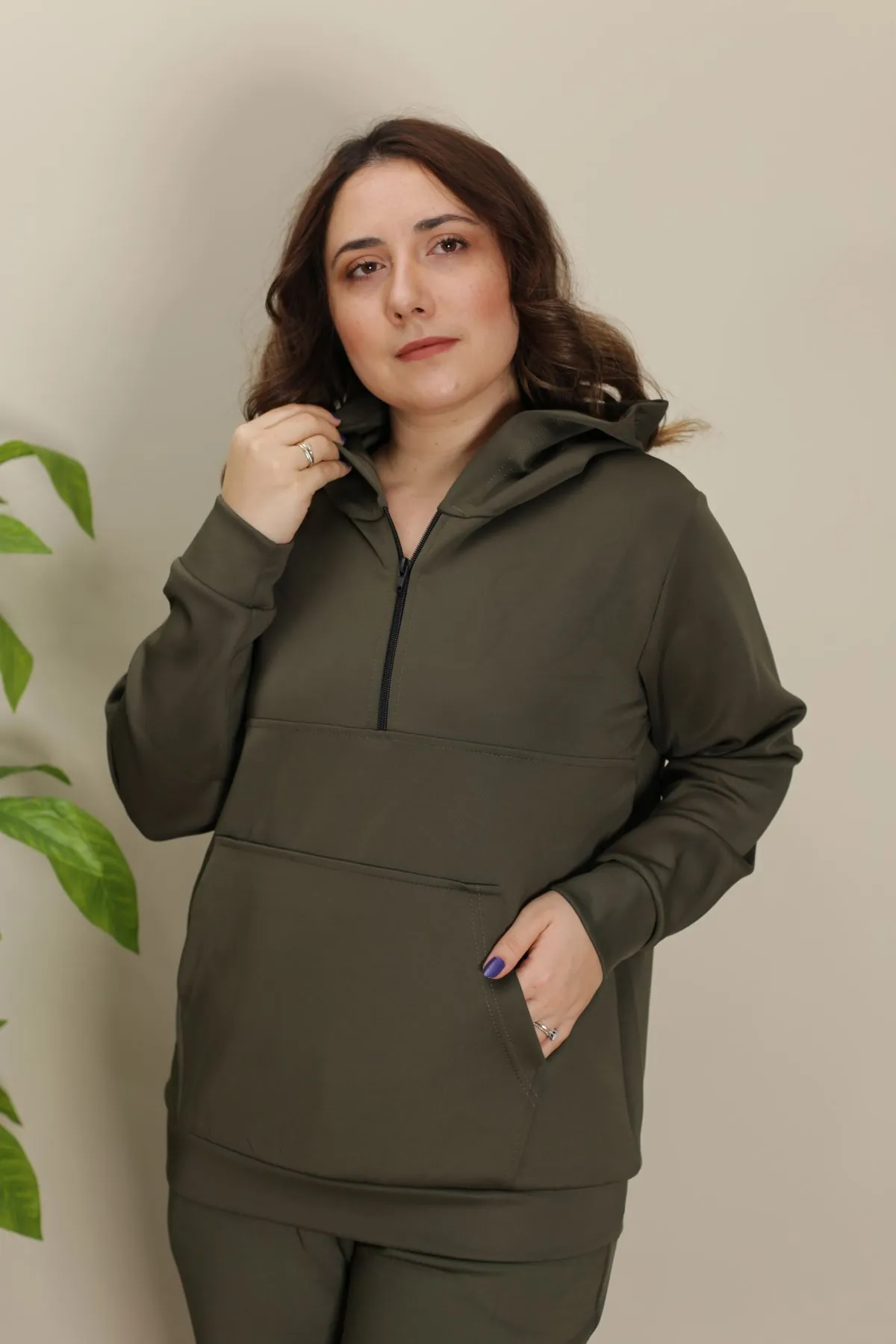 RENKTE GENİŞ KESİM HAKİ MODAL TAKIM